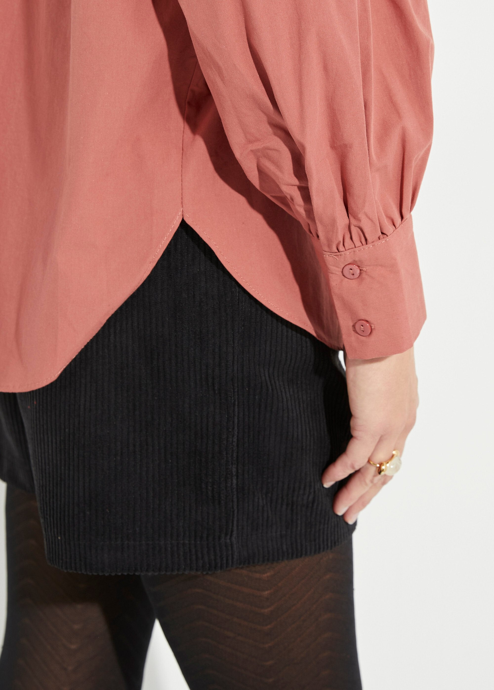 Blouse_with_a_pleated_high_collar_Terracotta_DE2_slim