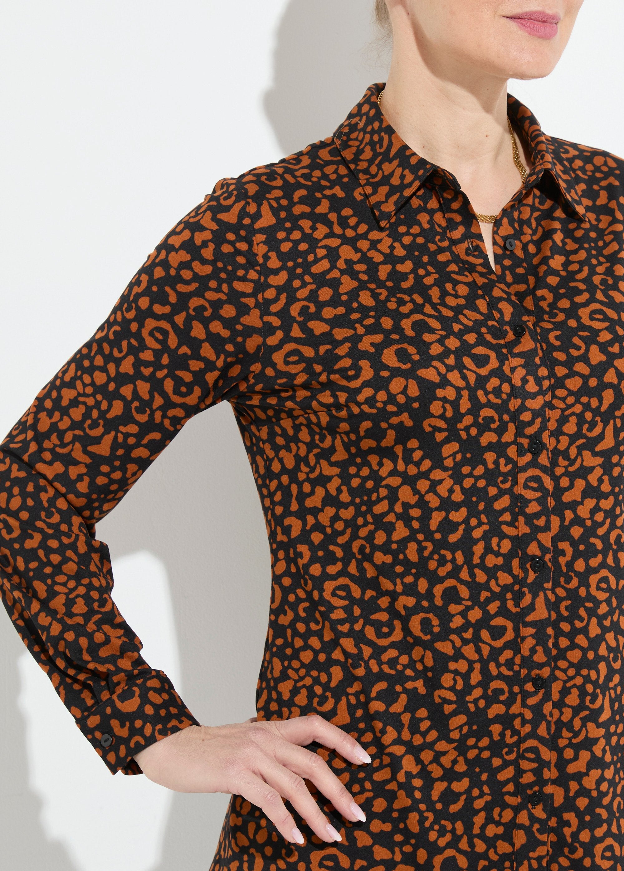 Warm_knit_blouse_with_animal_skin_print_Black_and_brown_DE1_slim