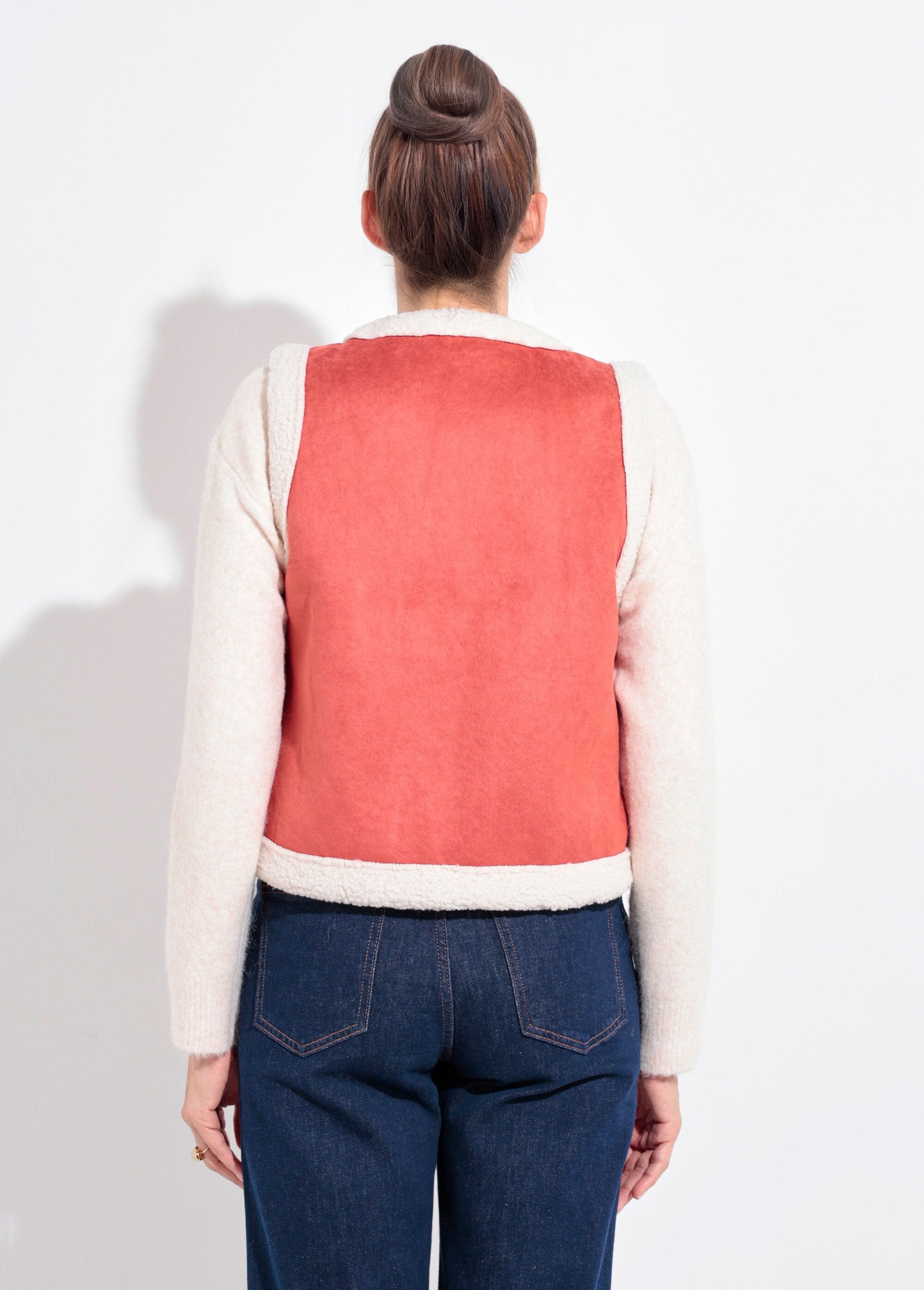 Sleeveless_sheepskin-style_vest_Brick_DO1_slim