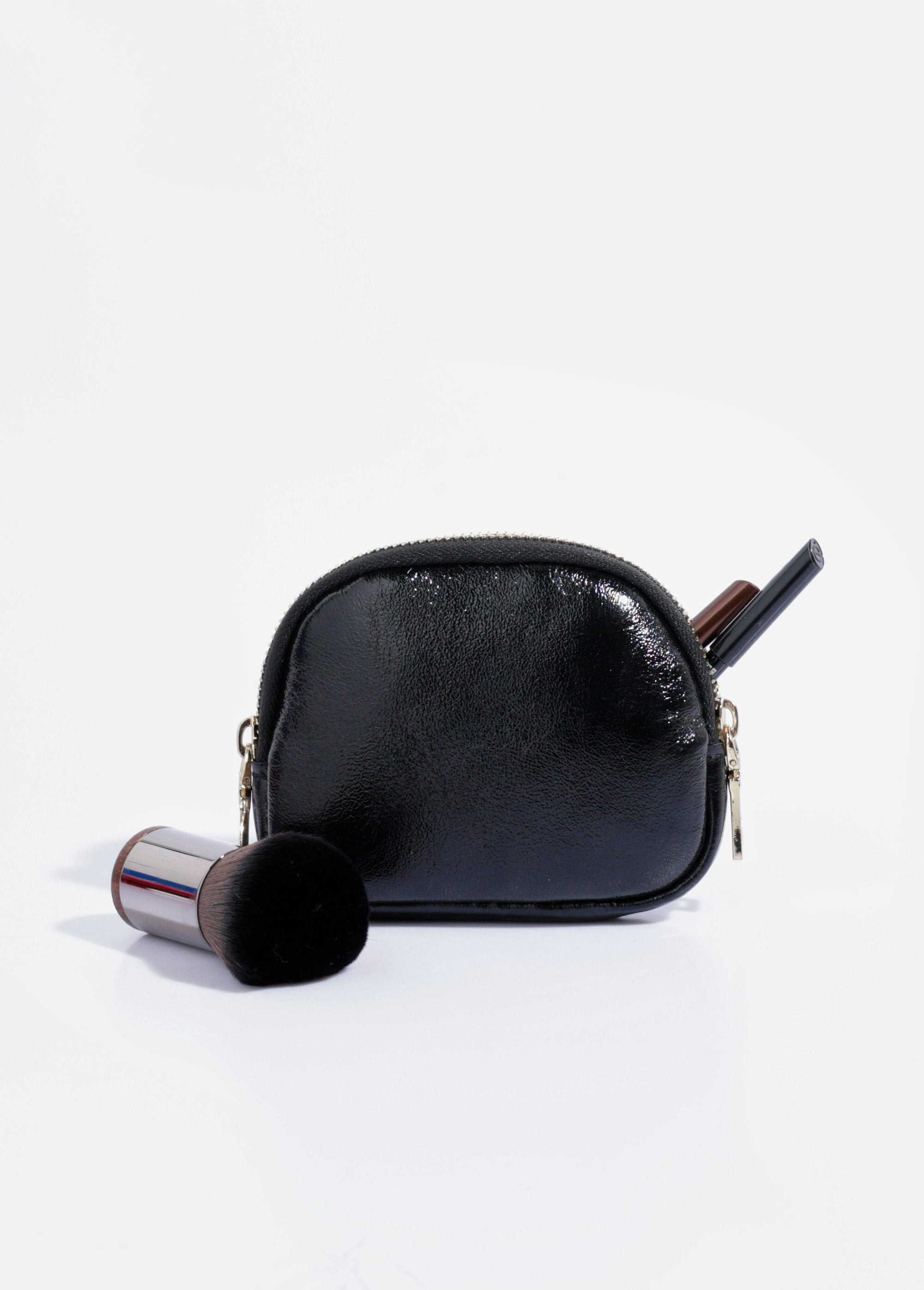 Shiny_leather_half-moon_purse_Black_FA1_slim
