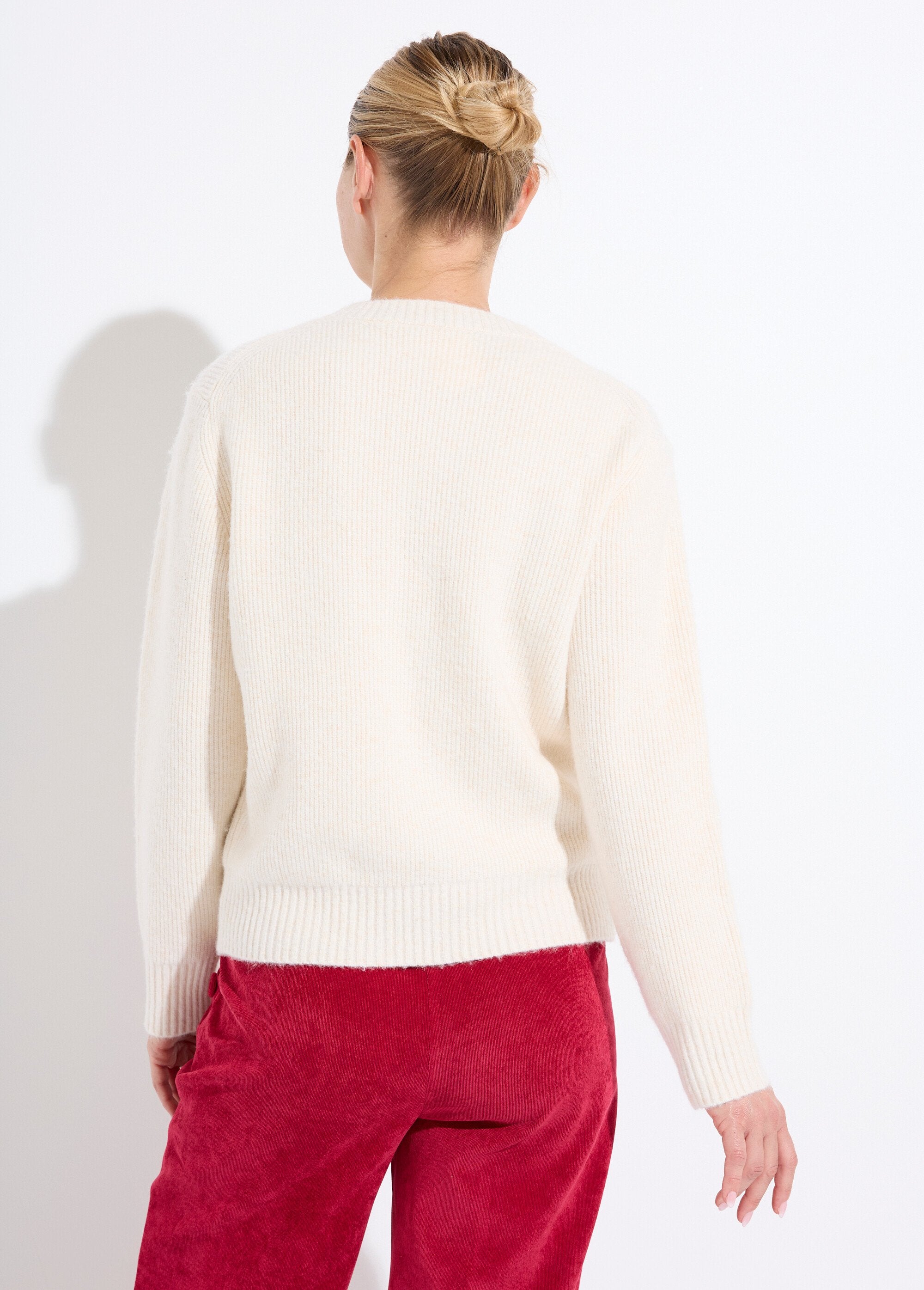 Warm_ribbed_sweater_with_wool_and_recycled_fibers_Ivory_DO1_slim