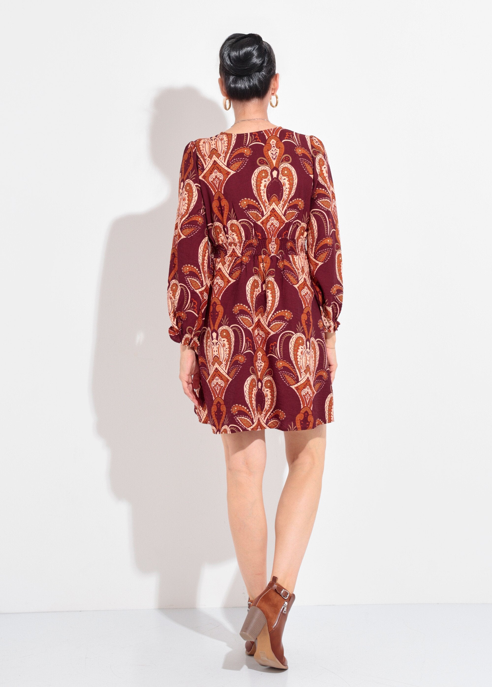 Short_paisley_print_V-neck_dress_Bordeaux_DO1_slim