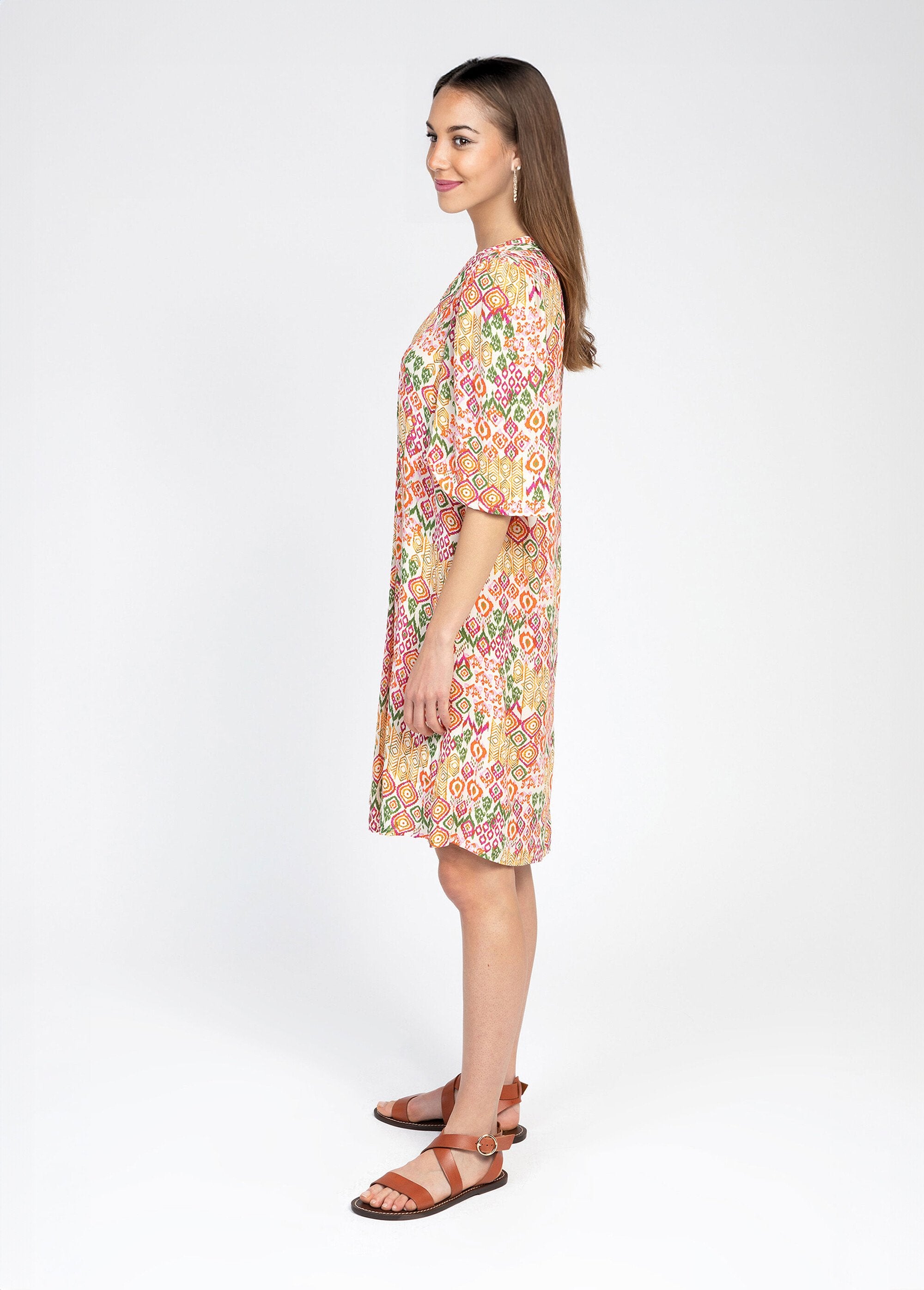 Fluid_ethnic_print_dress_with_V-neck_Red_print_GA1_slim