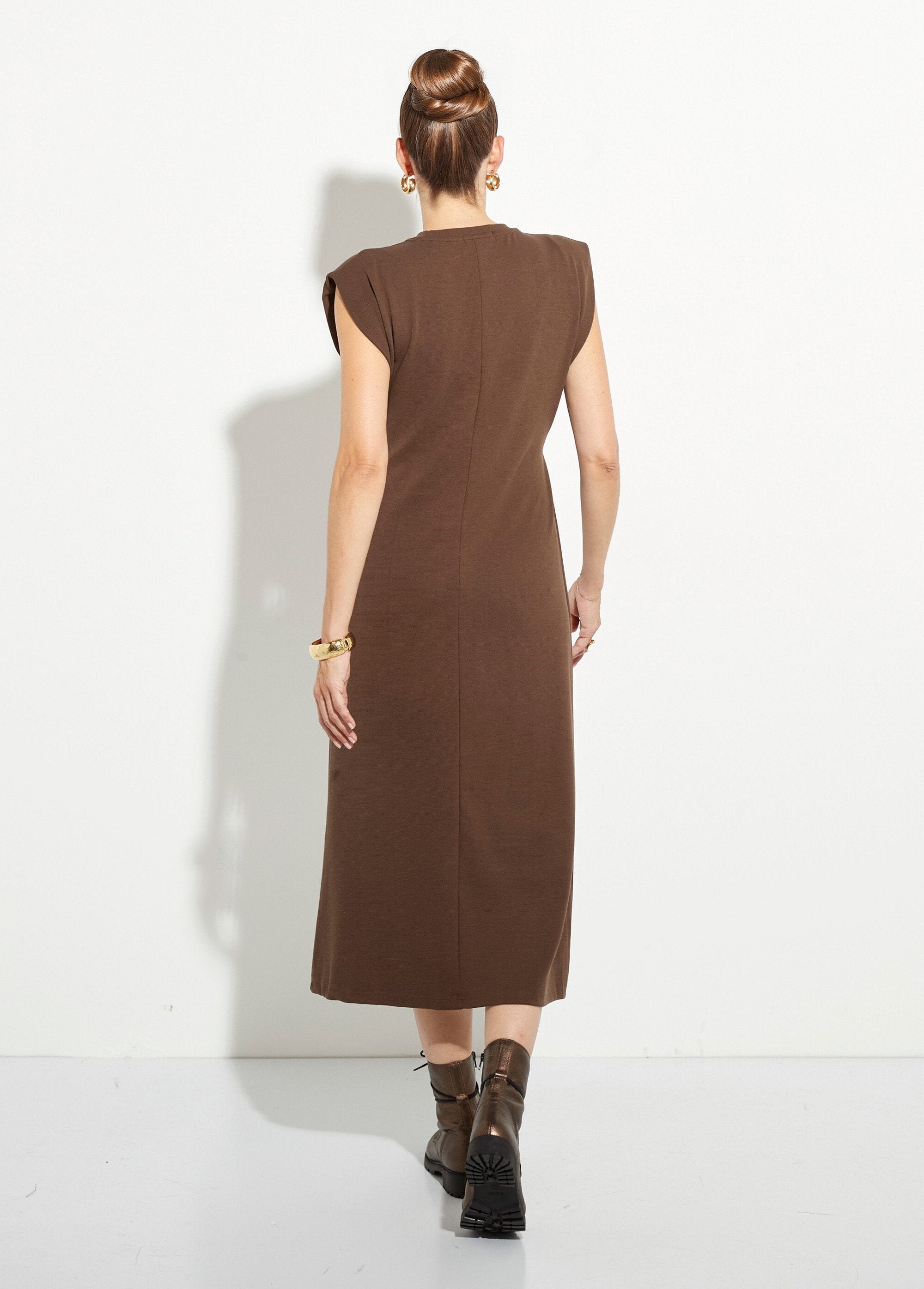 Long_plain_round_neck_T-shirt_dress_Brown_DO1_slim