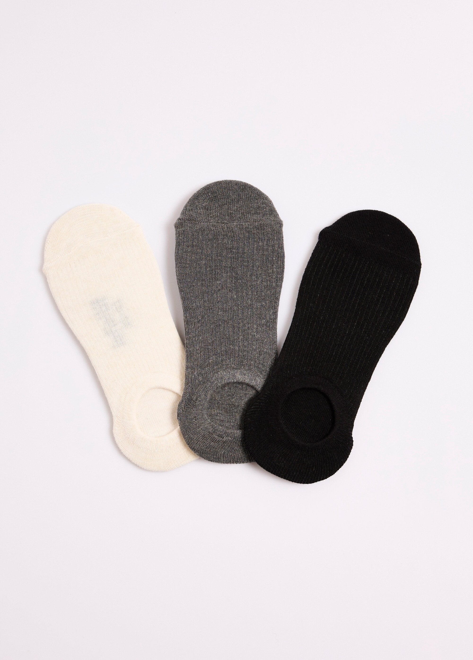 Dark_ribbed_low_ankle_socks_Black_matching_LO1_slim