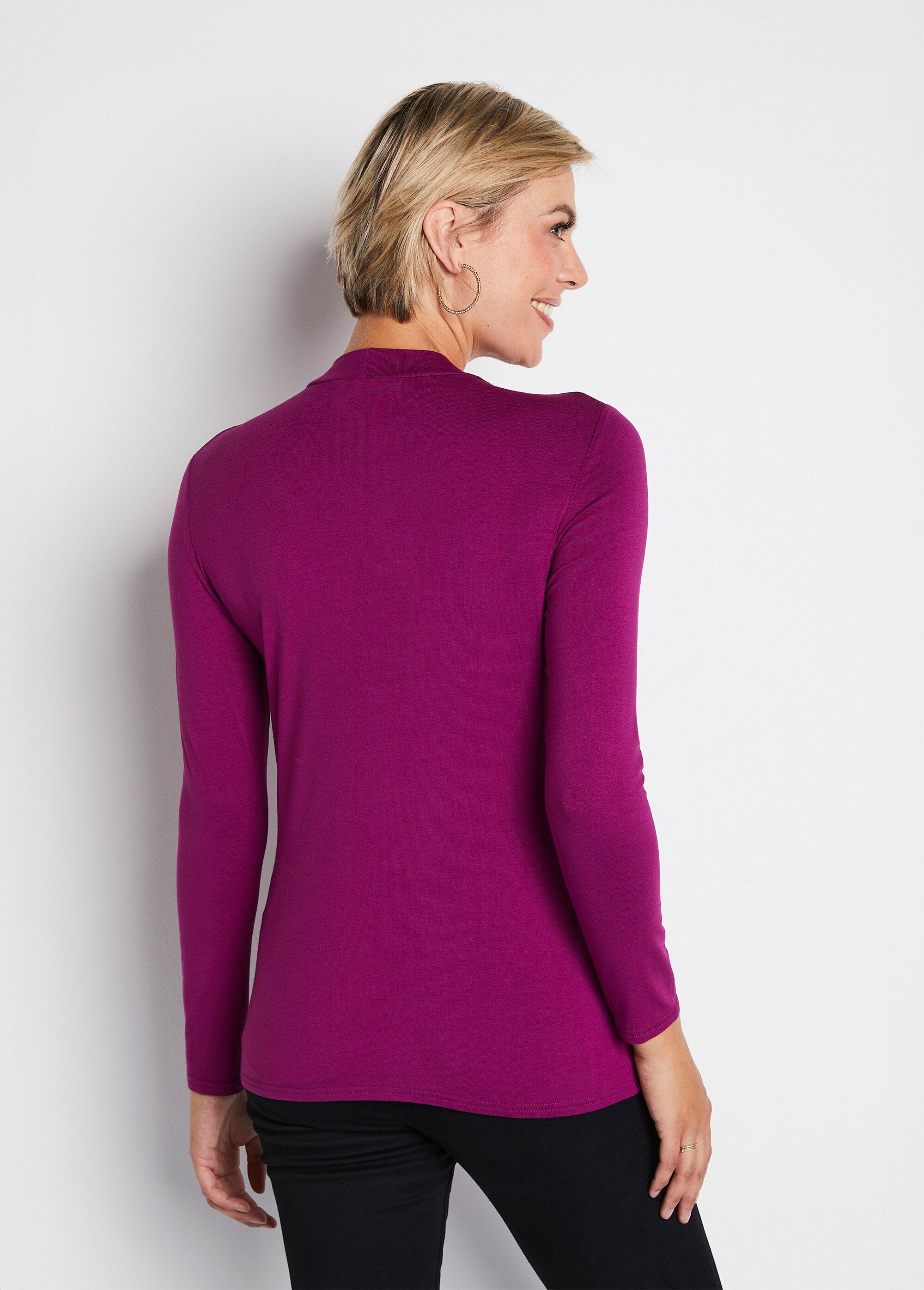 High-neck_stretch_undershirt_Plain_blackcurrant_DO1_slim