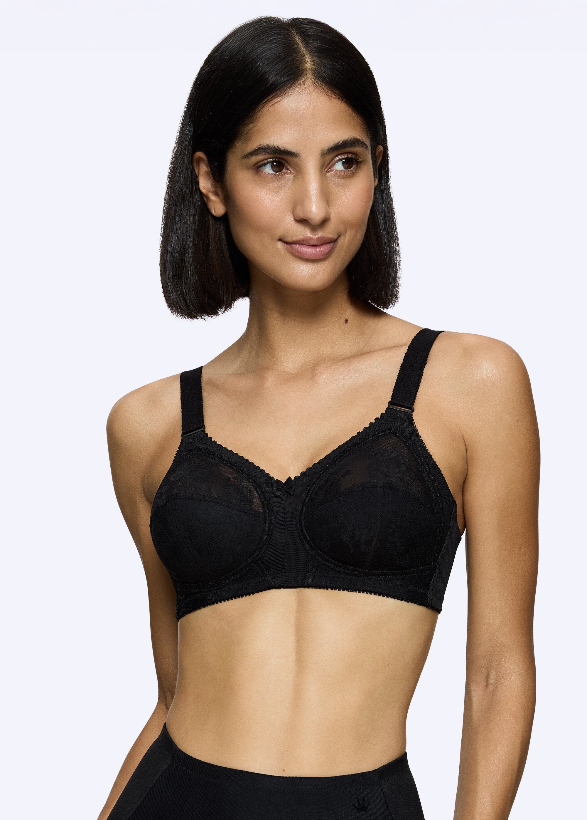 Wire-free_bra,_Doreen_Black_FA1_slim