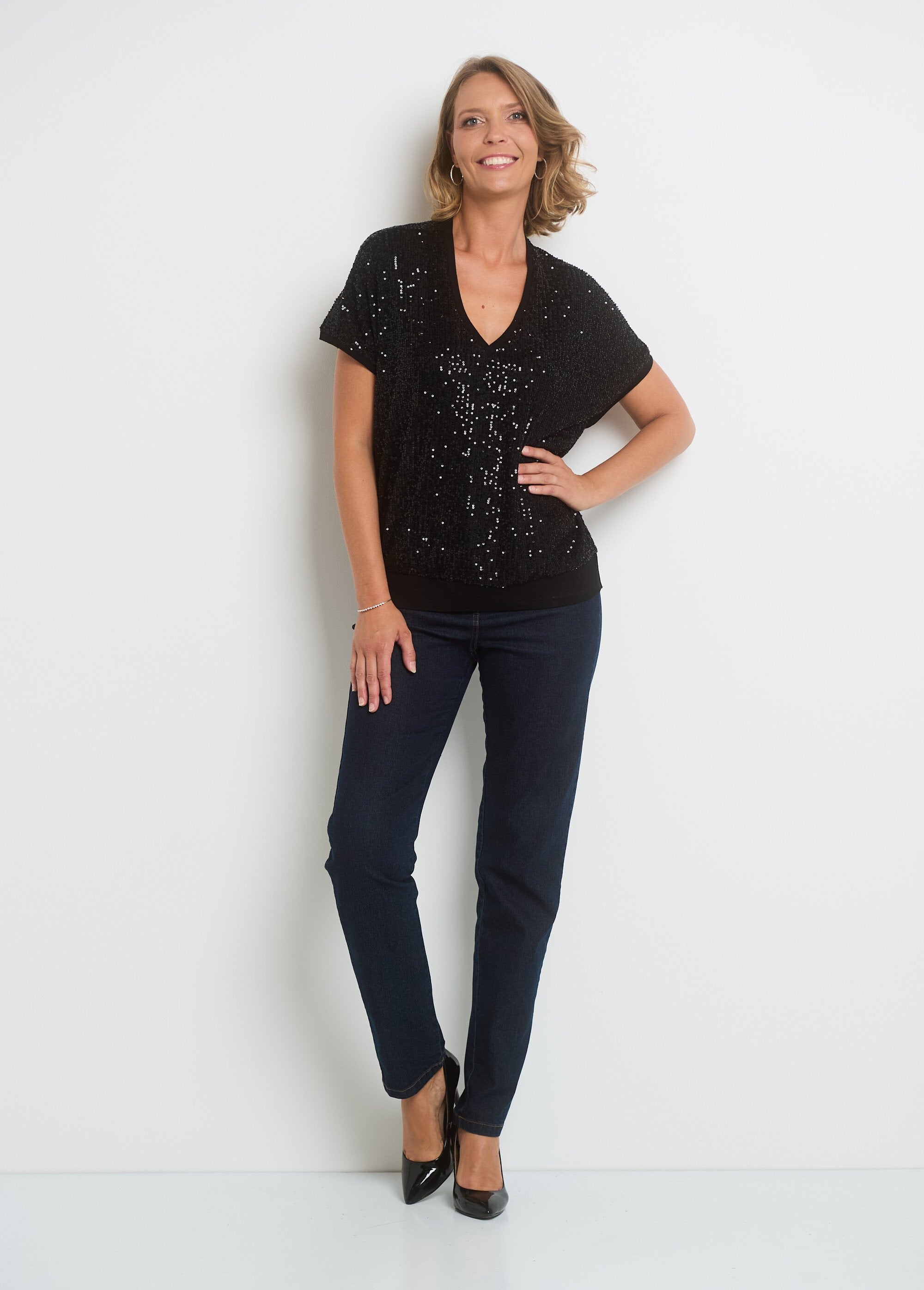 V-neck_mesh_t-shirt_with_sequins_Solid_black_SF1_slim