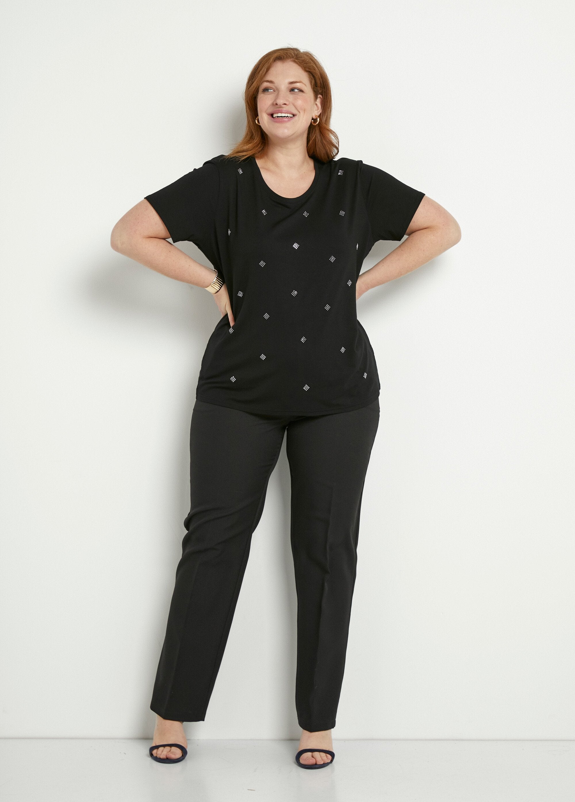 Plain_rhinestone_round_neck_short_sleeve_t-shirt_Black_SF1_curvy