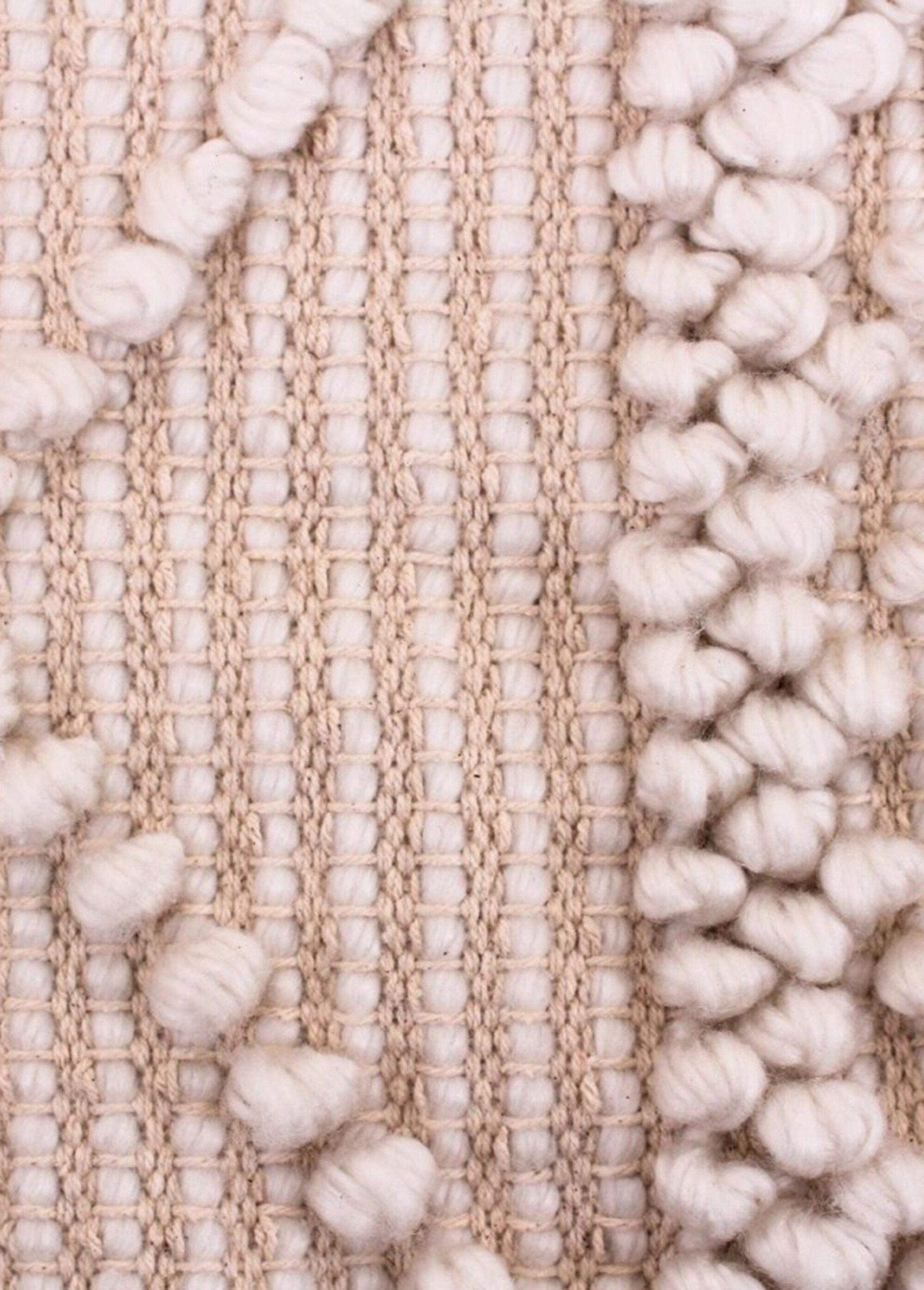 Rug_with_embossed_ball_pattern,_110x60cm_Natural_DE2_slim