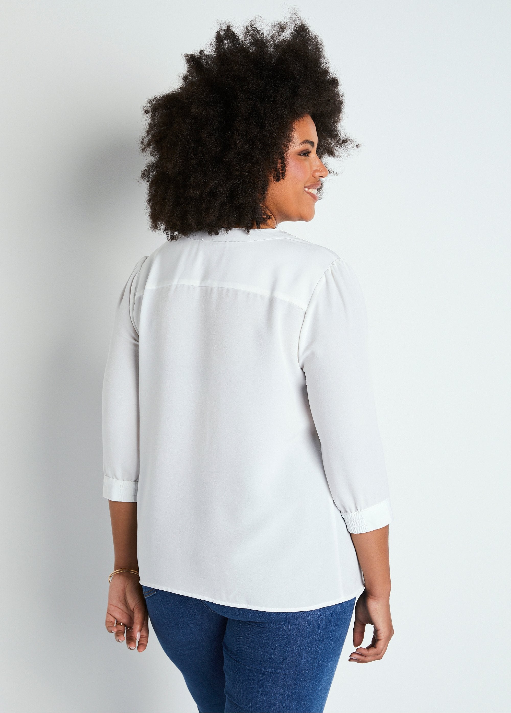 Mid-length_loose_tunic_with_round_neck_Natural_DO1_curvy