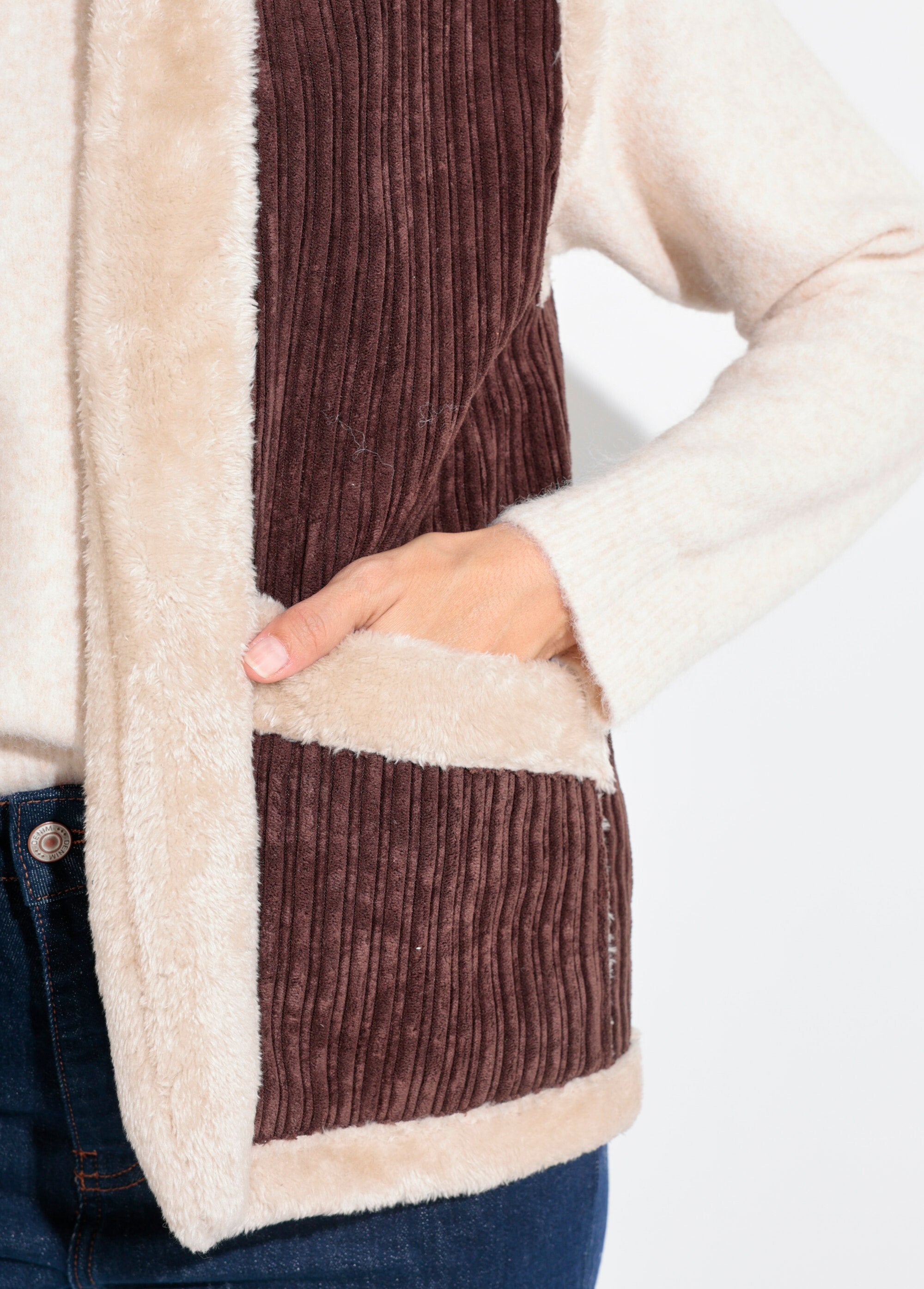 Sleeveless_velvet_and_fur_jacket_Brown_DE2_slim