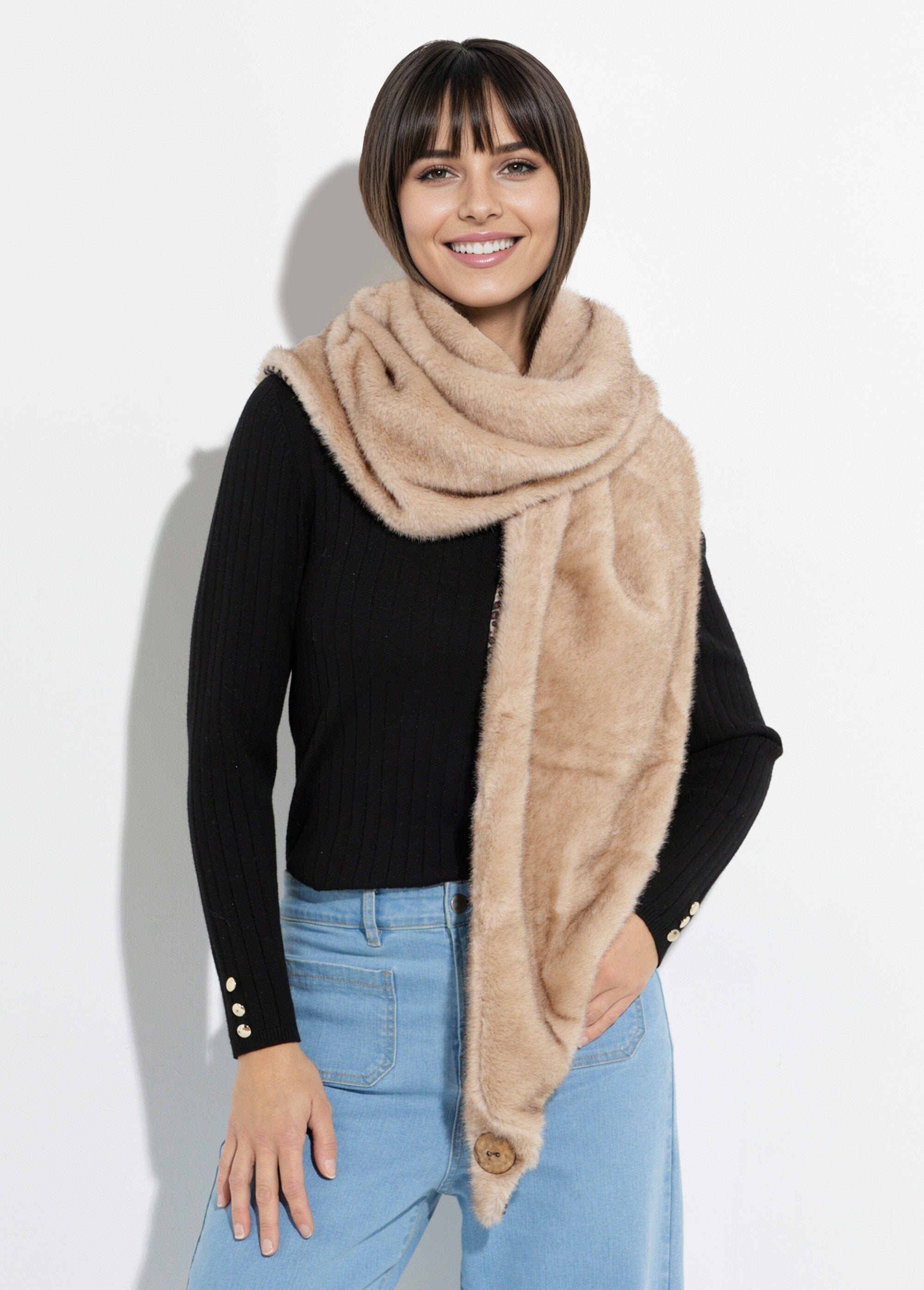 Leopard_fur_neck_warmer_with_buttons_Beige_and_leopard_FA2_slim