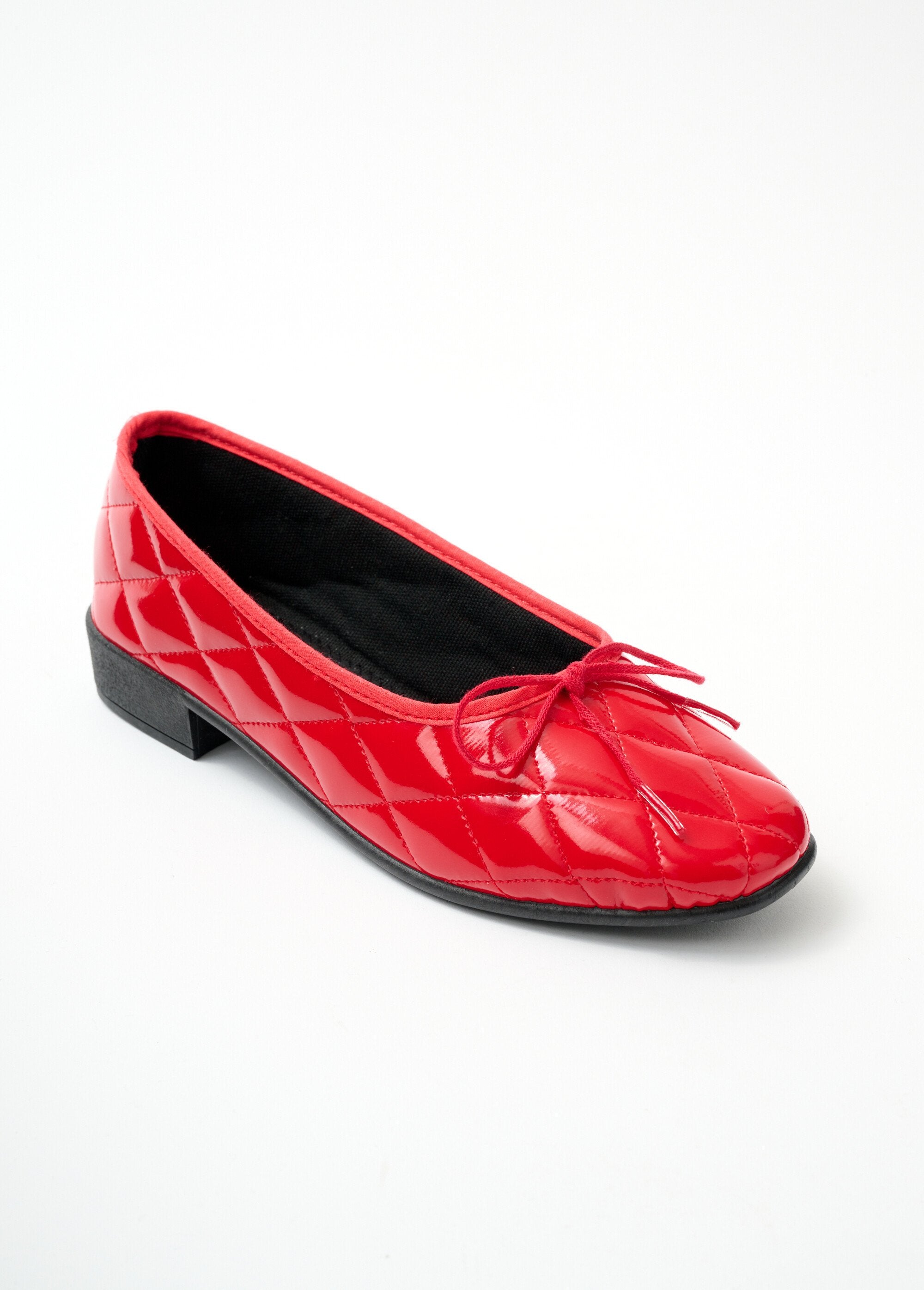 Standard_width_vegan_ballerinas_Red_varnish_FA1_slim