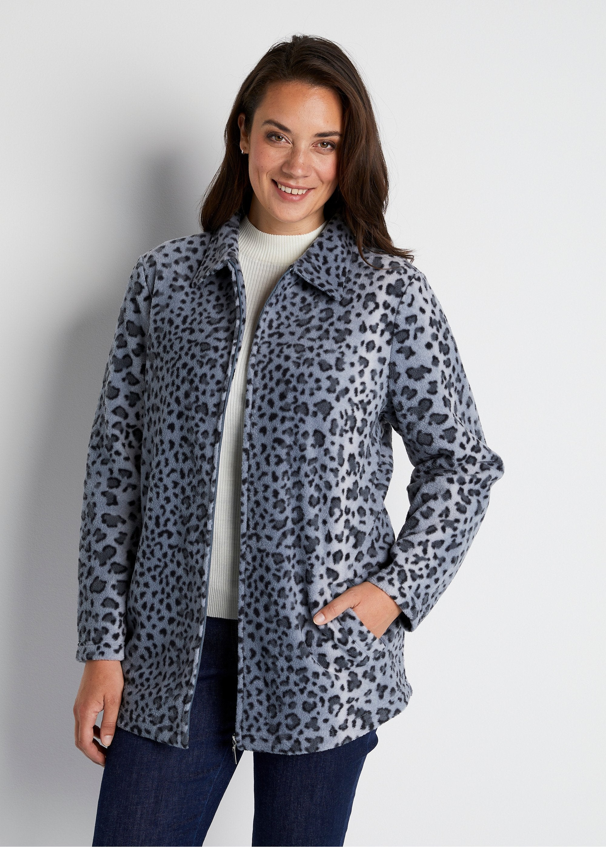 Zipped_printed_fleece_knit_jacket_Silver_and_black_FA2_curvy