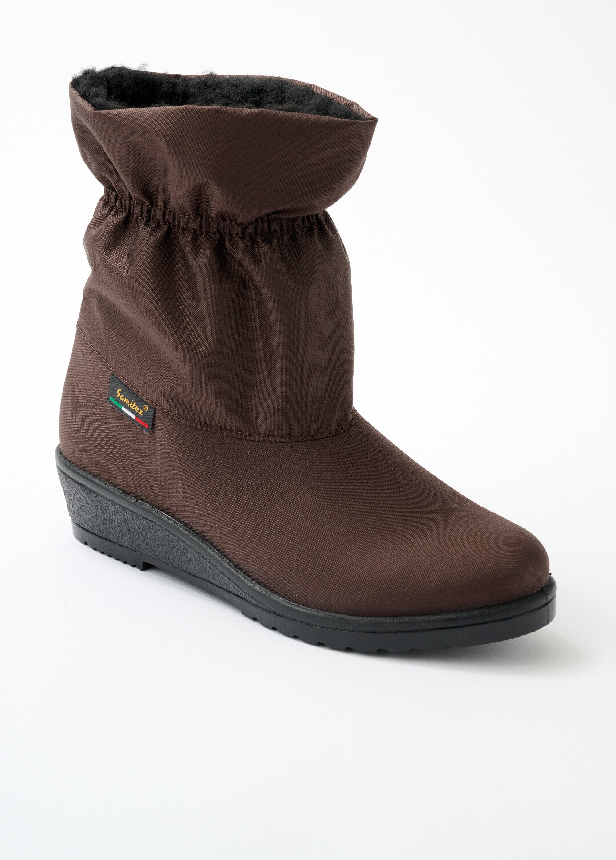 Wide_width_waterproof_boots_Brown_FA1_slim