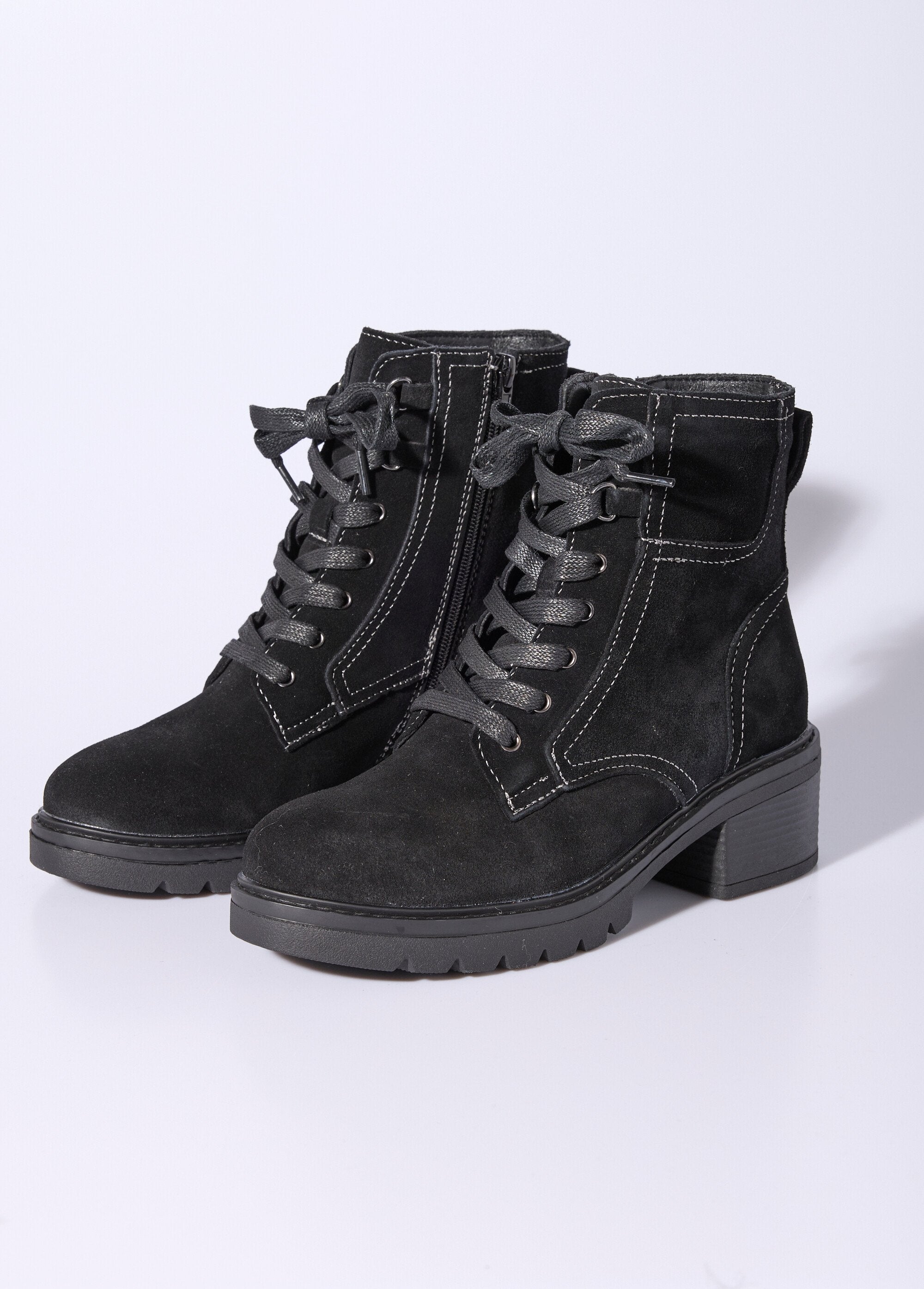 Notched_leather_ankle_boots_with_wide_heel_Black_DE1_slim