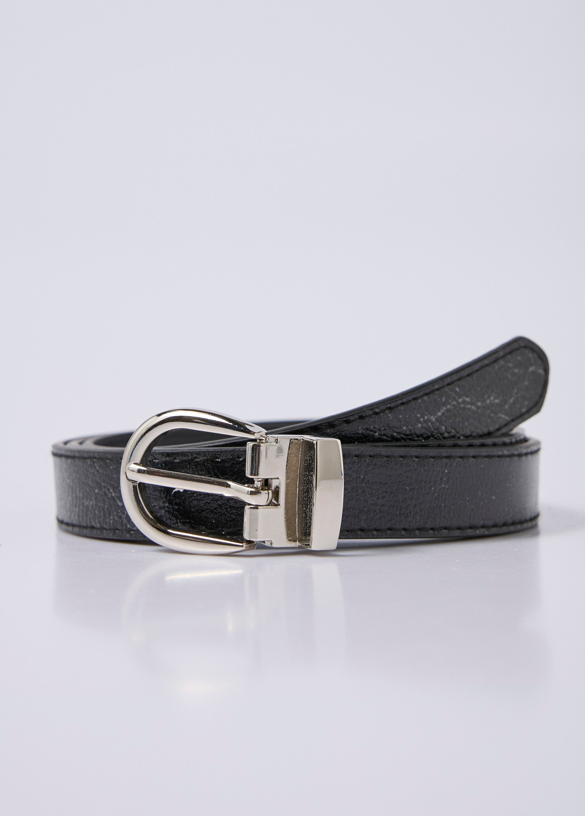 One-size-fits-all_belt_with_shiny_finish_Black_FA1_slim