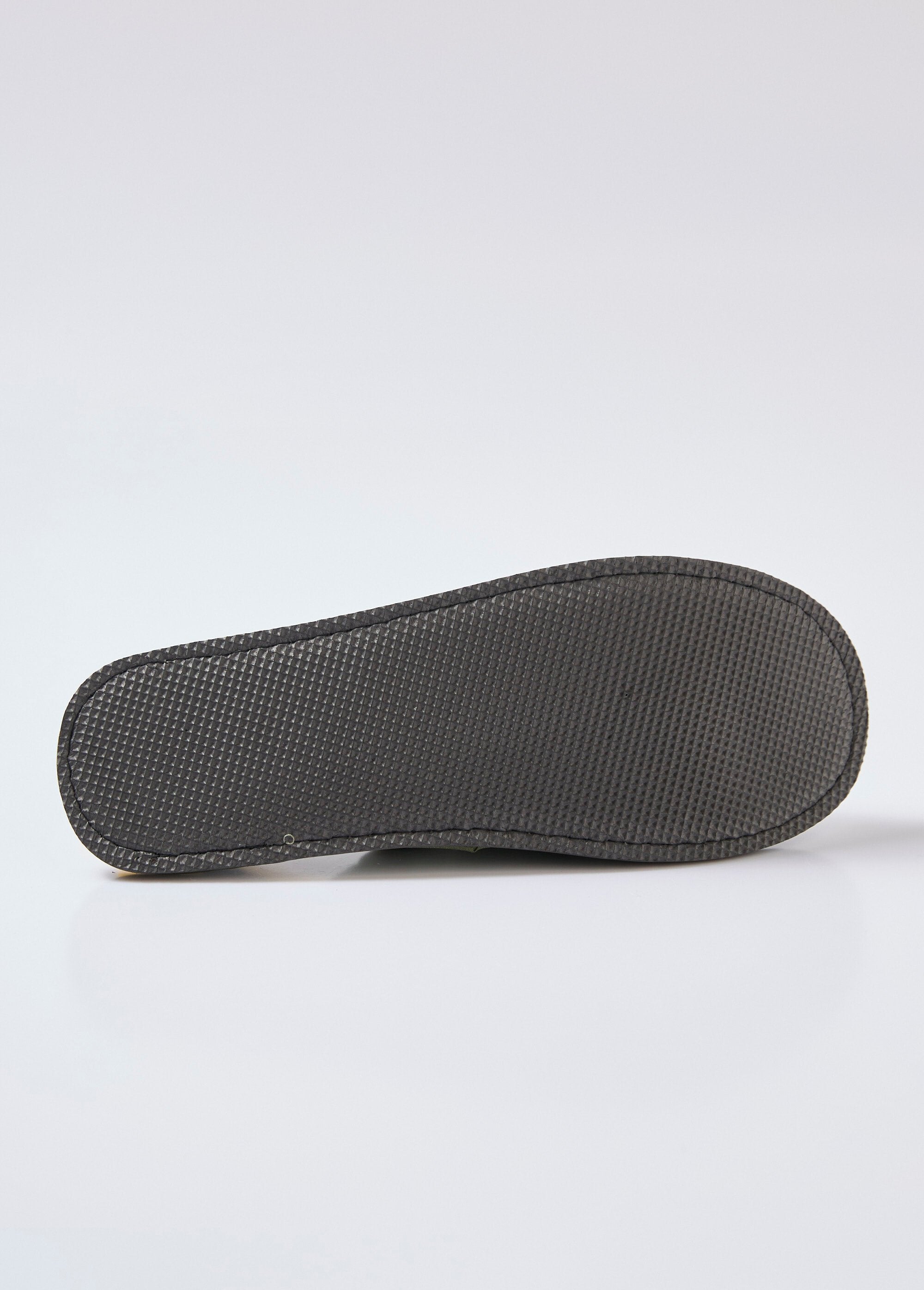 Camouflage_pattern_mule_slippers_Green_print_UN1_slim