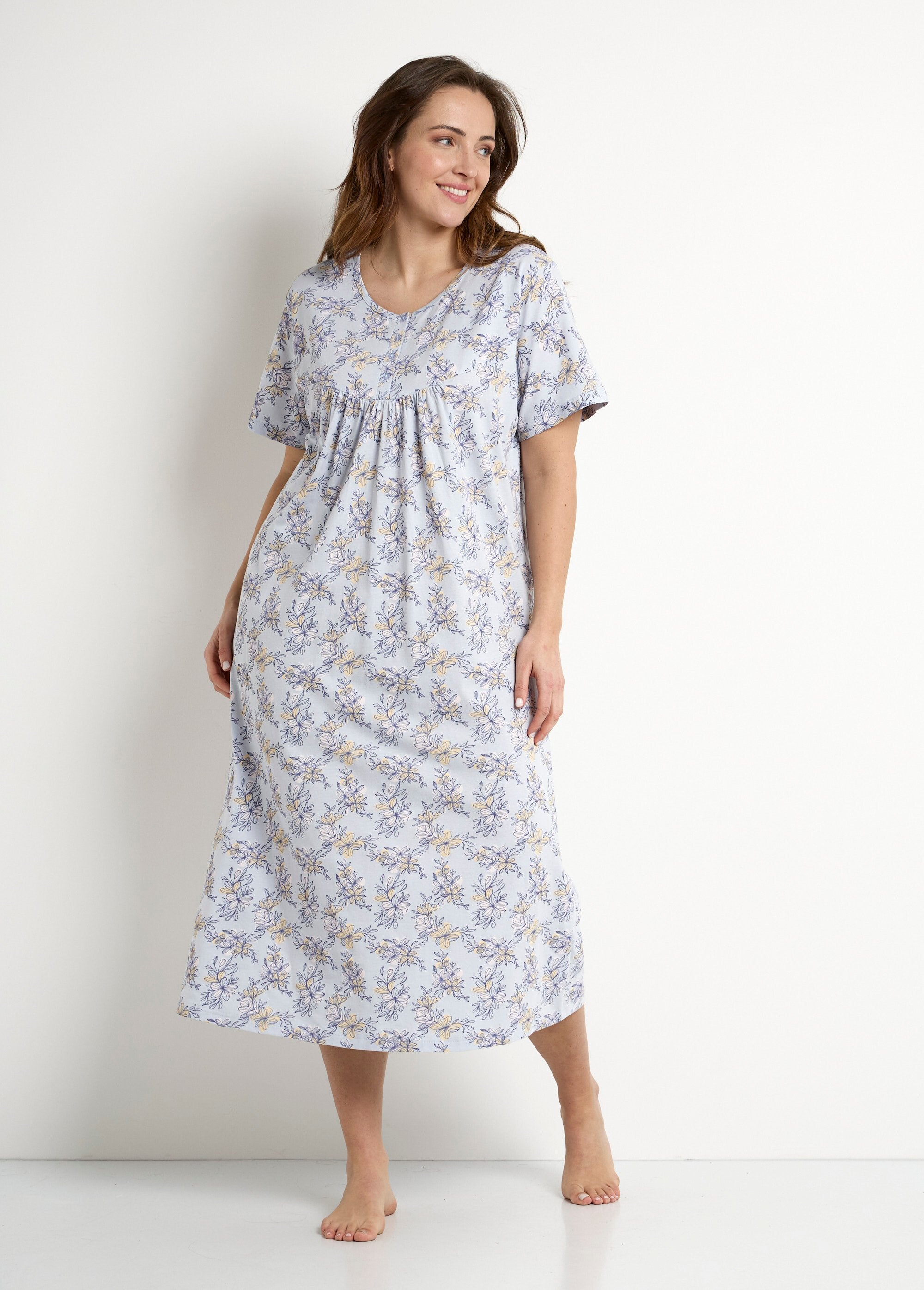 Long_cotton_nightgown_with_short_sleeves_Blue_FA1_curvy