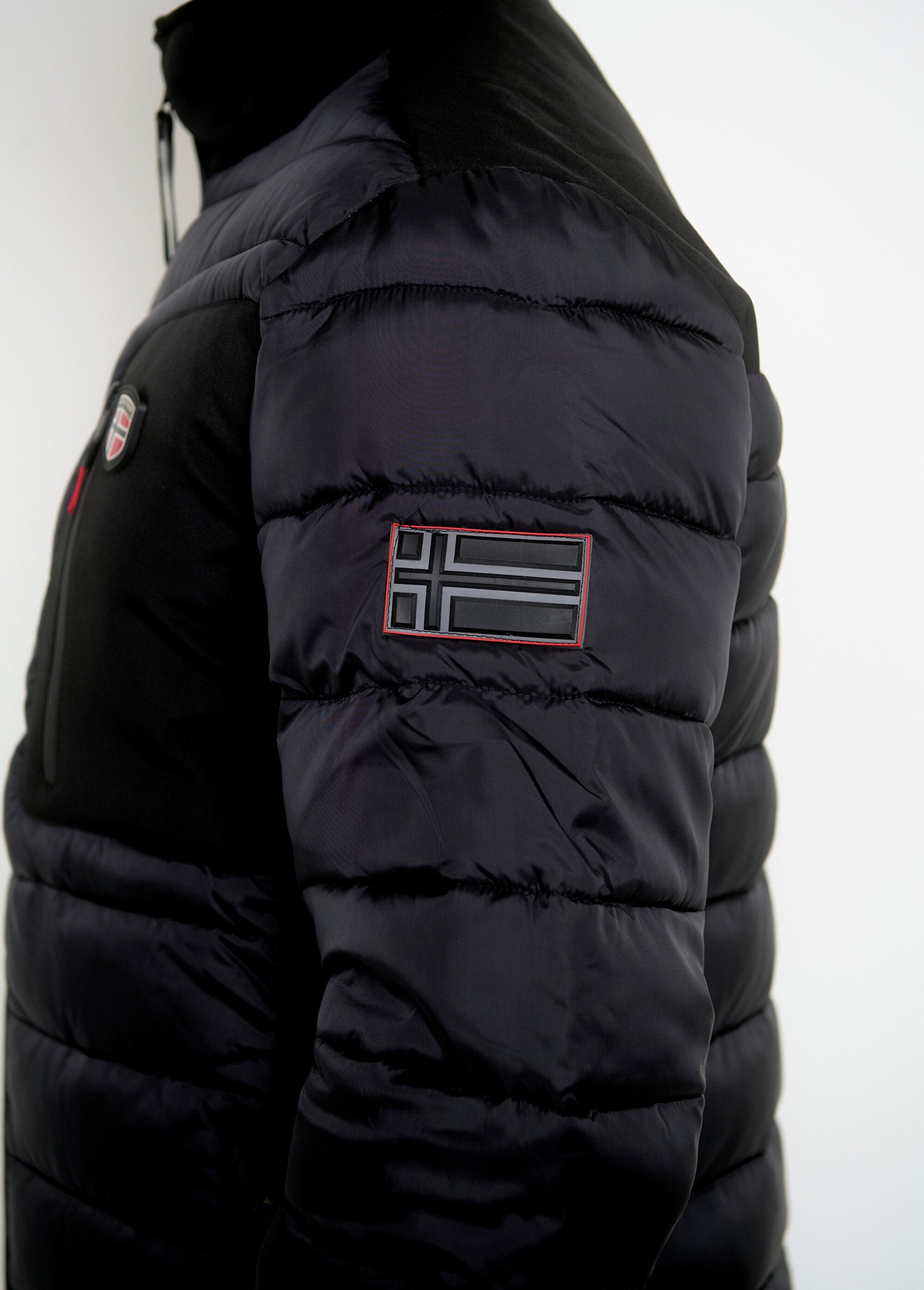 Warm_zipped_hooded_down_jacket_Black_GA1_slim