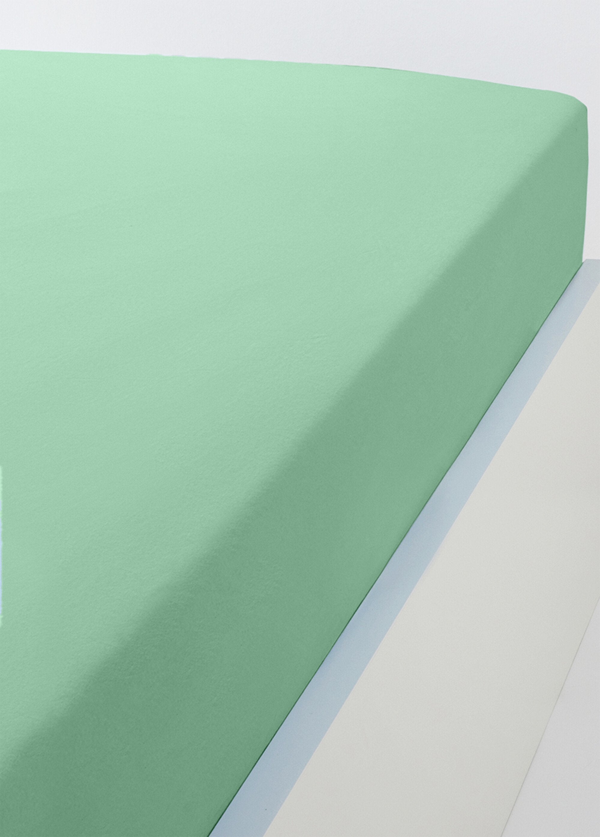 Plain_cotton_jersey_fitted_sheet_-_set_of_2_White+green_lot2_FA1_slim