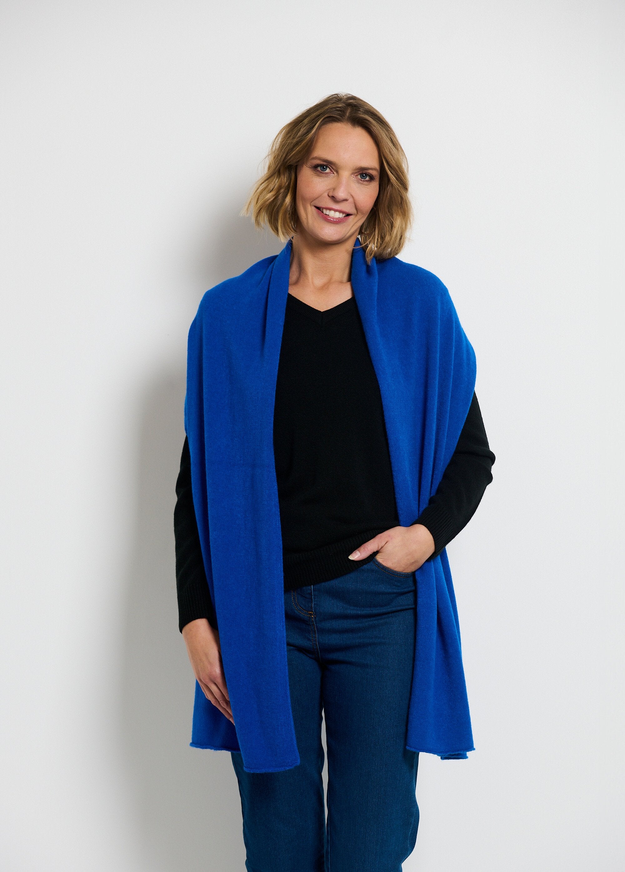 Seamless_cashmere_touch_scarf_Hard_blue_FA2_slim