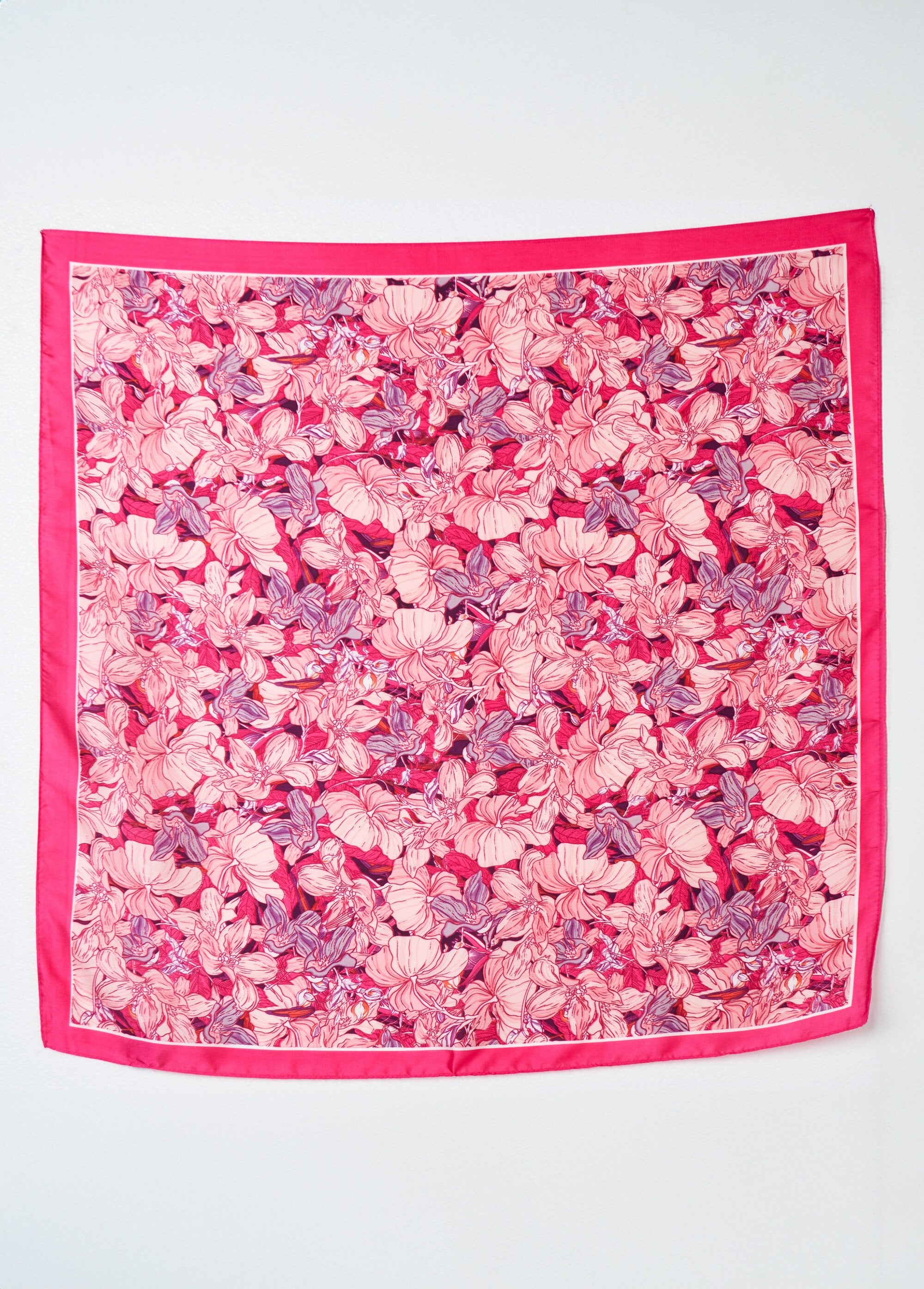 Floral_pattern_scarf_with_satin_look_Rose_prints_DE1_slim