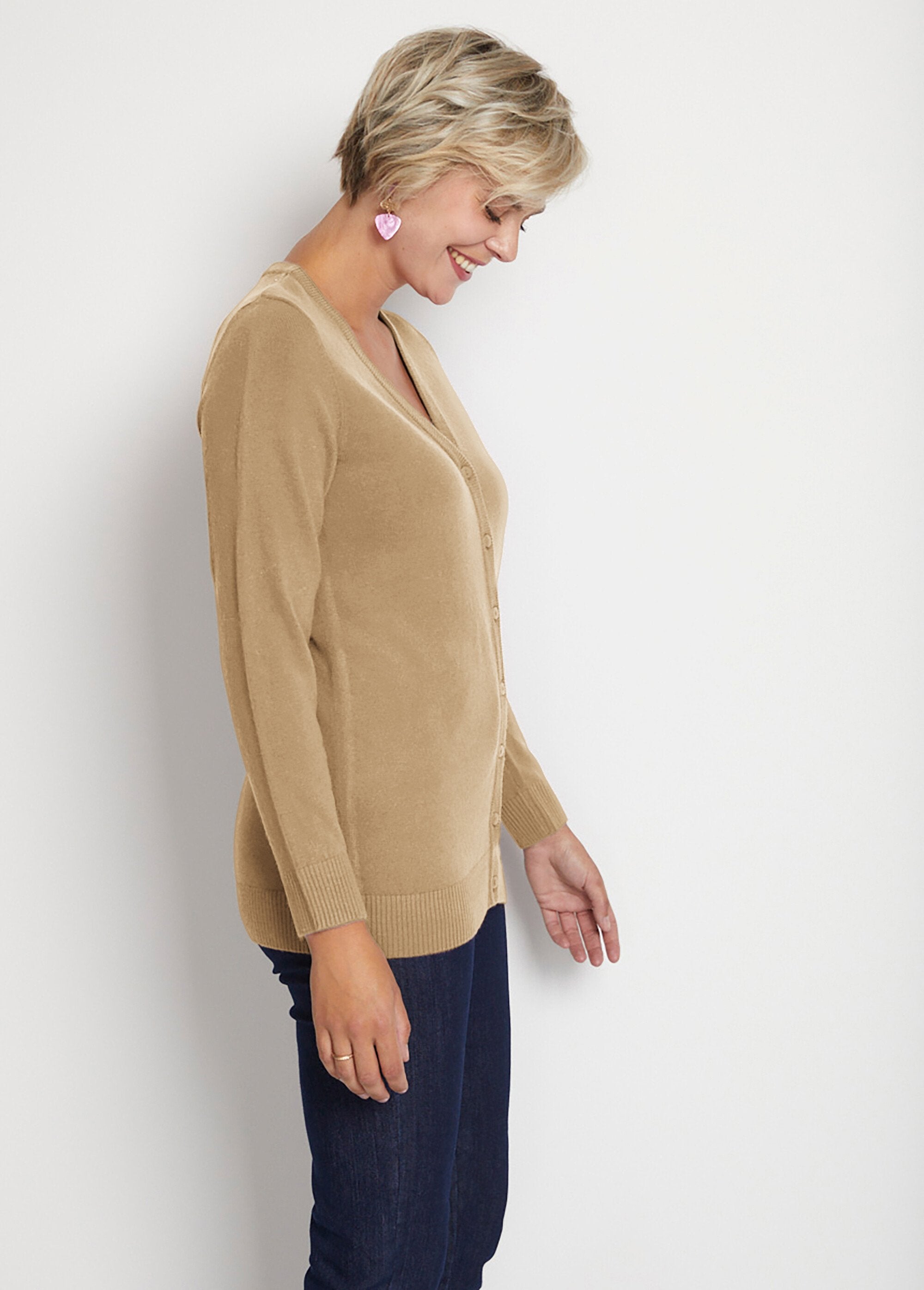 Mid-length_soft_knit_buttoned_cardigan_camel_DR1_slim