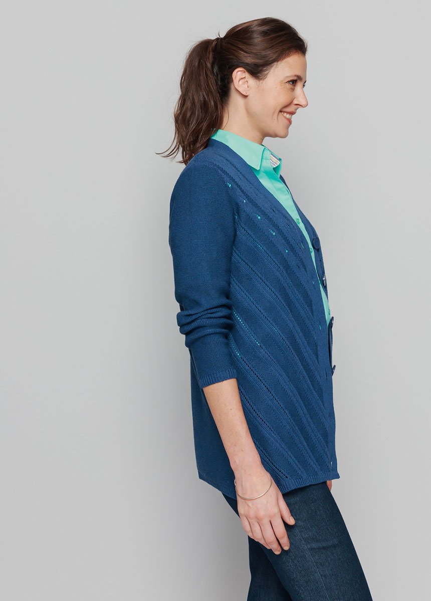 Gilet_encolure_V_motifs_ajourés_Bleu_DR1_slim