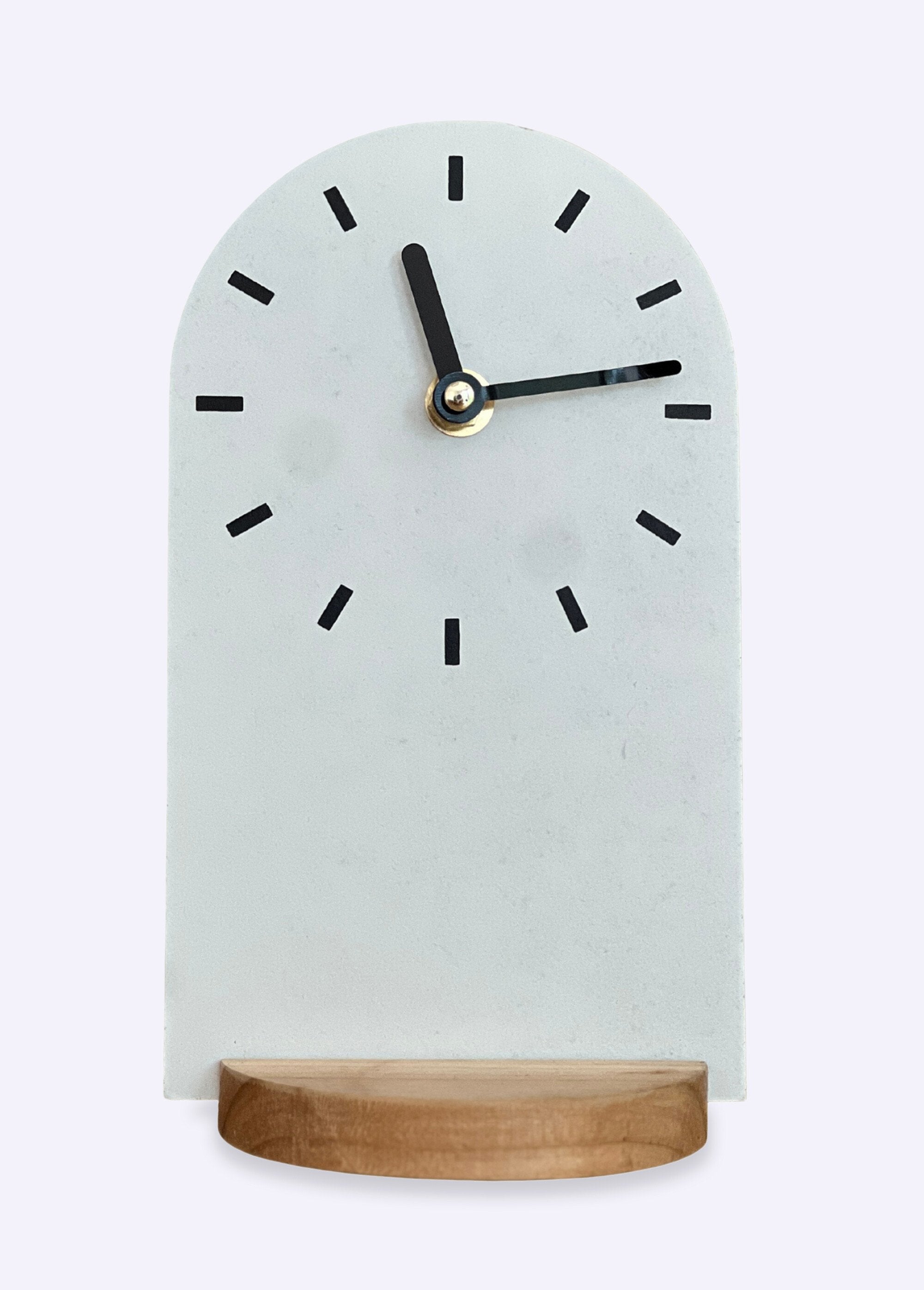 Minimalist_style_table_clock_White_FA1_slim
