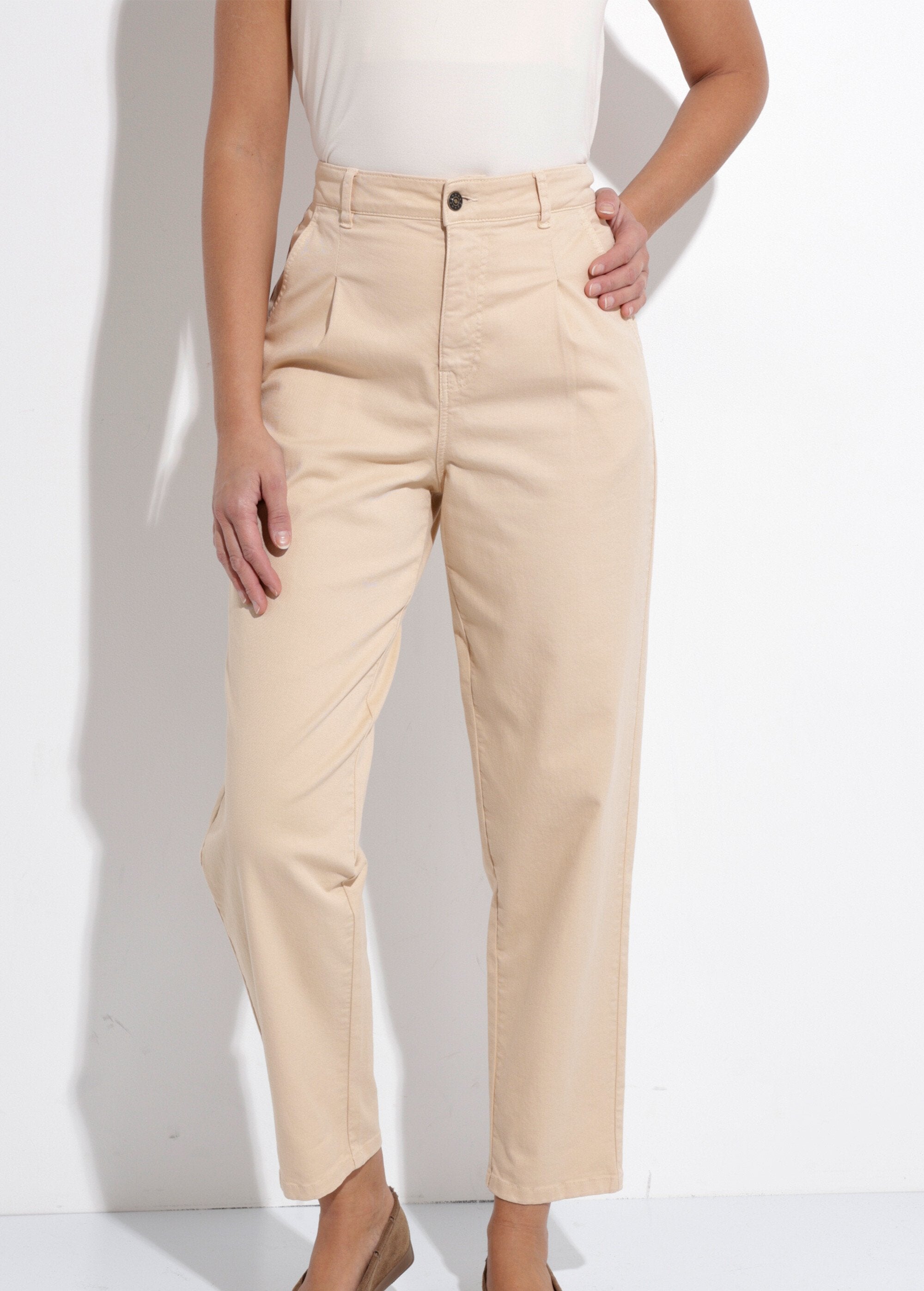 High-waisted,_stretchy_carrot-cut_jeans_Beige_FA1_slim
