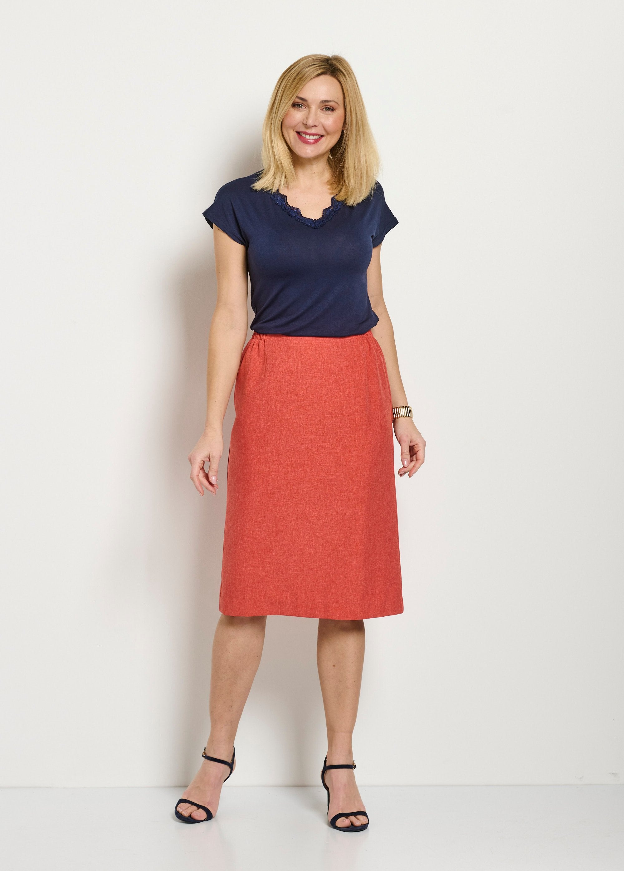 Mid-length_straight_skirt_Brick_SF1_slim