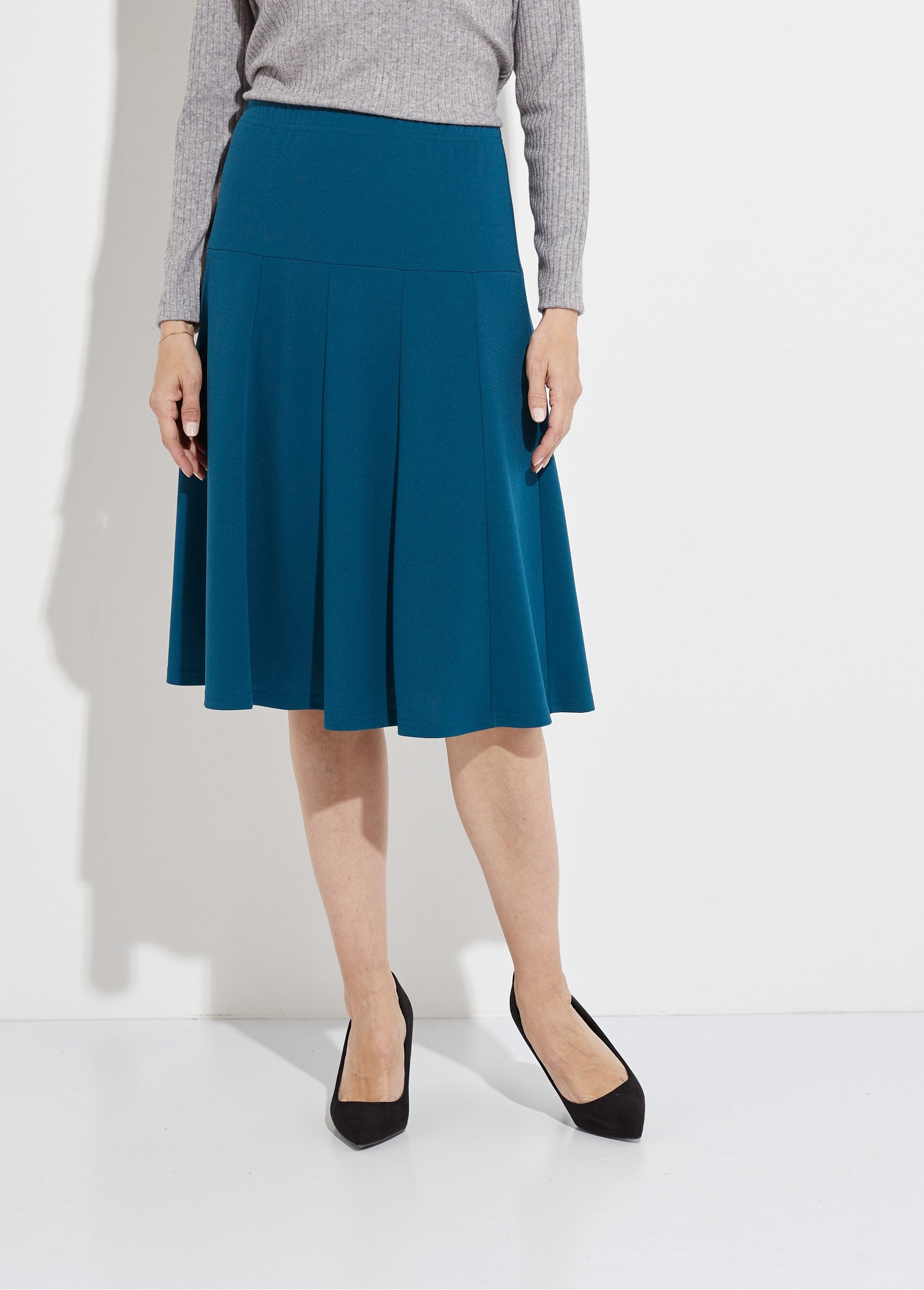 Plain_mid-length_flared_skirt_with_elasticated_waistband_Canard_FA1_slim