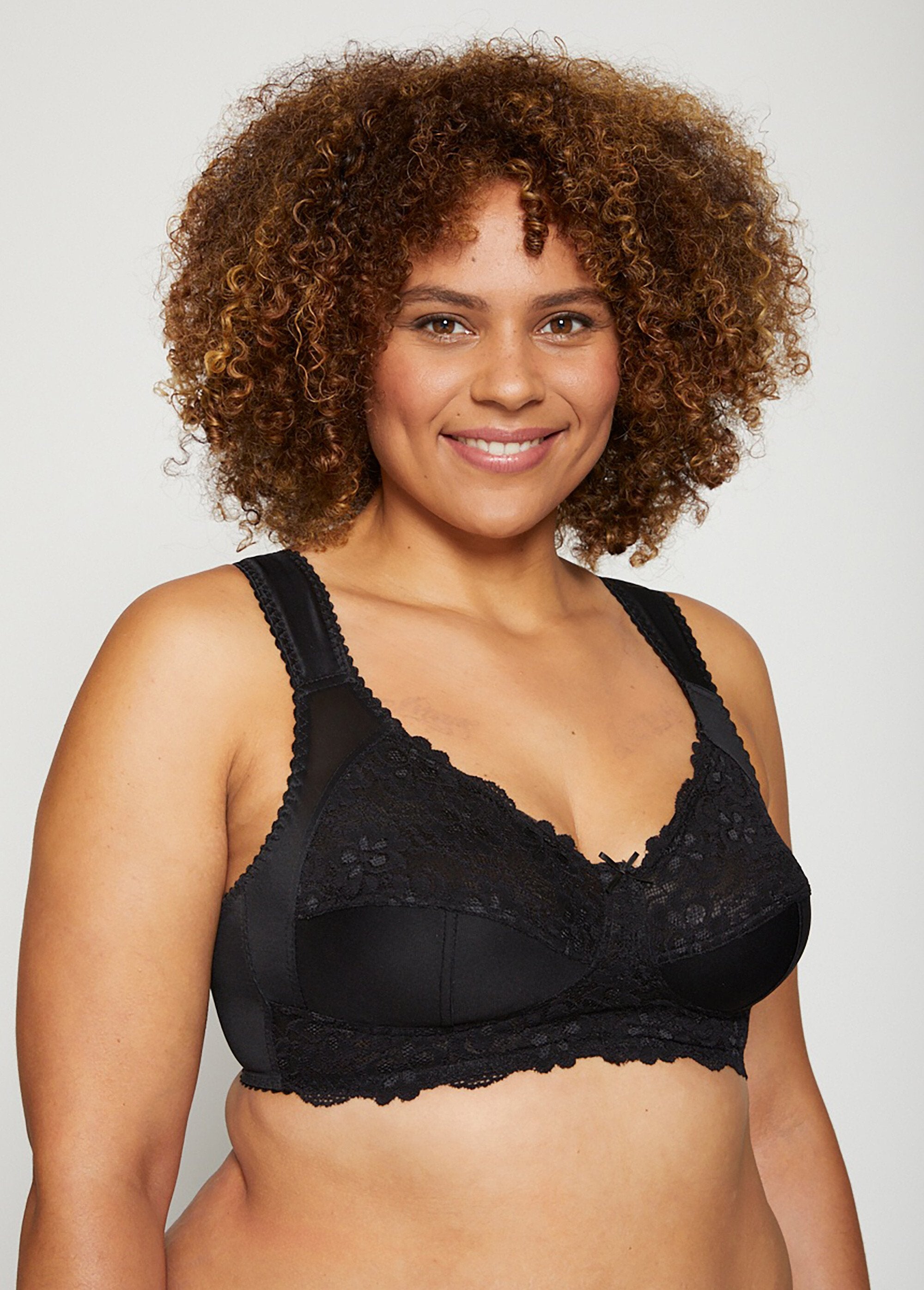 Underwired_lace_bra_Black_FA1_curvy