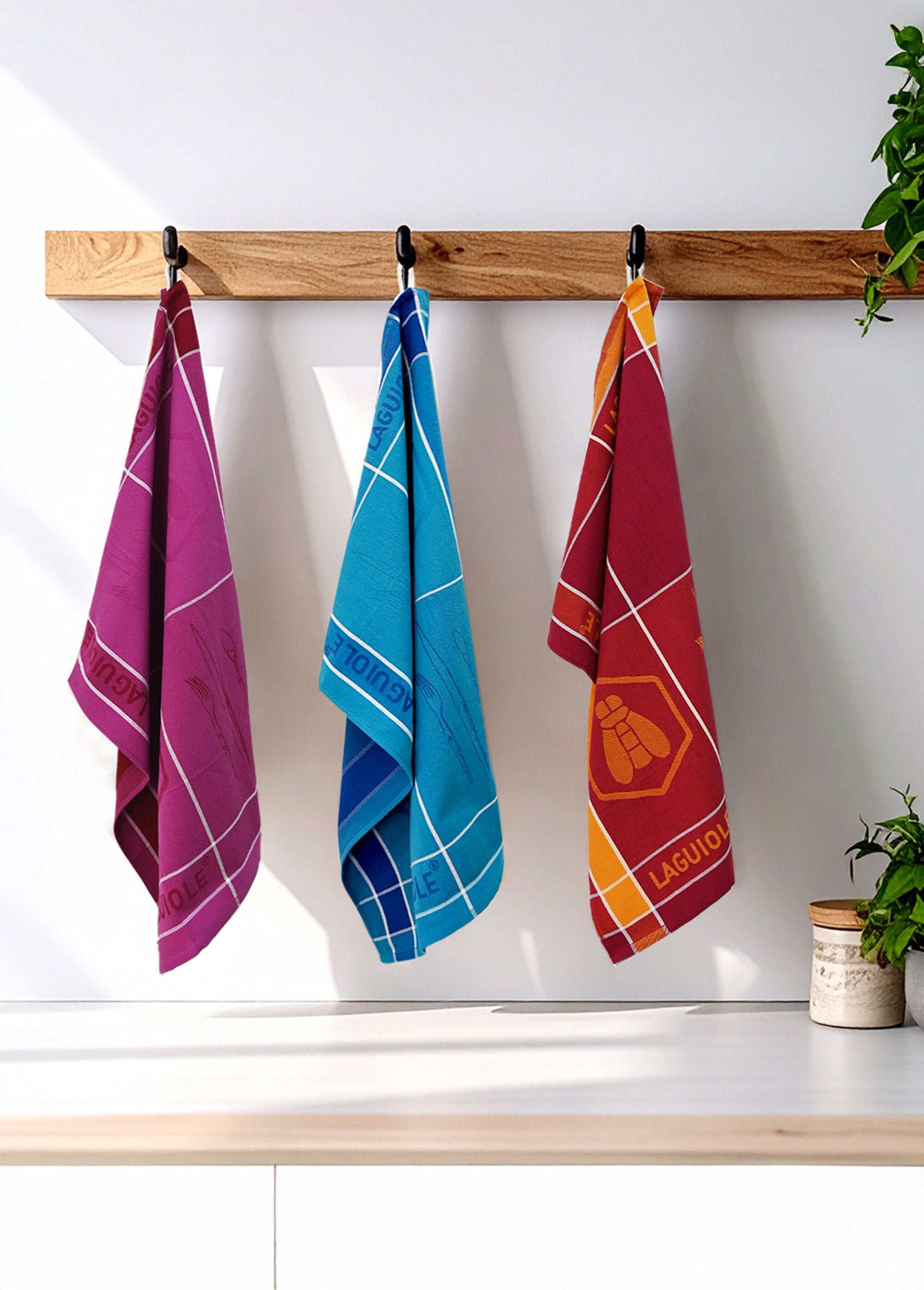 Set_of_3_assorted_jacquard_tea_towels,_Tartans_10_Orange_SF1_slim