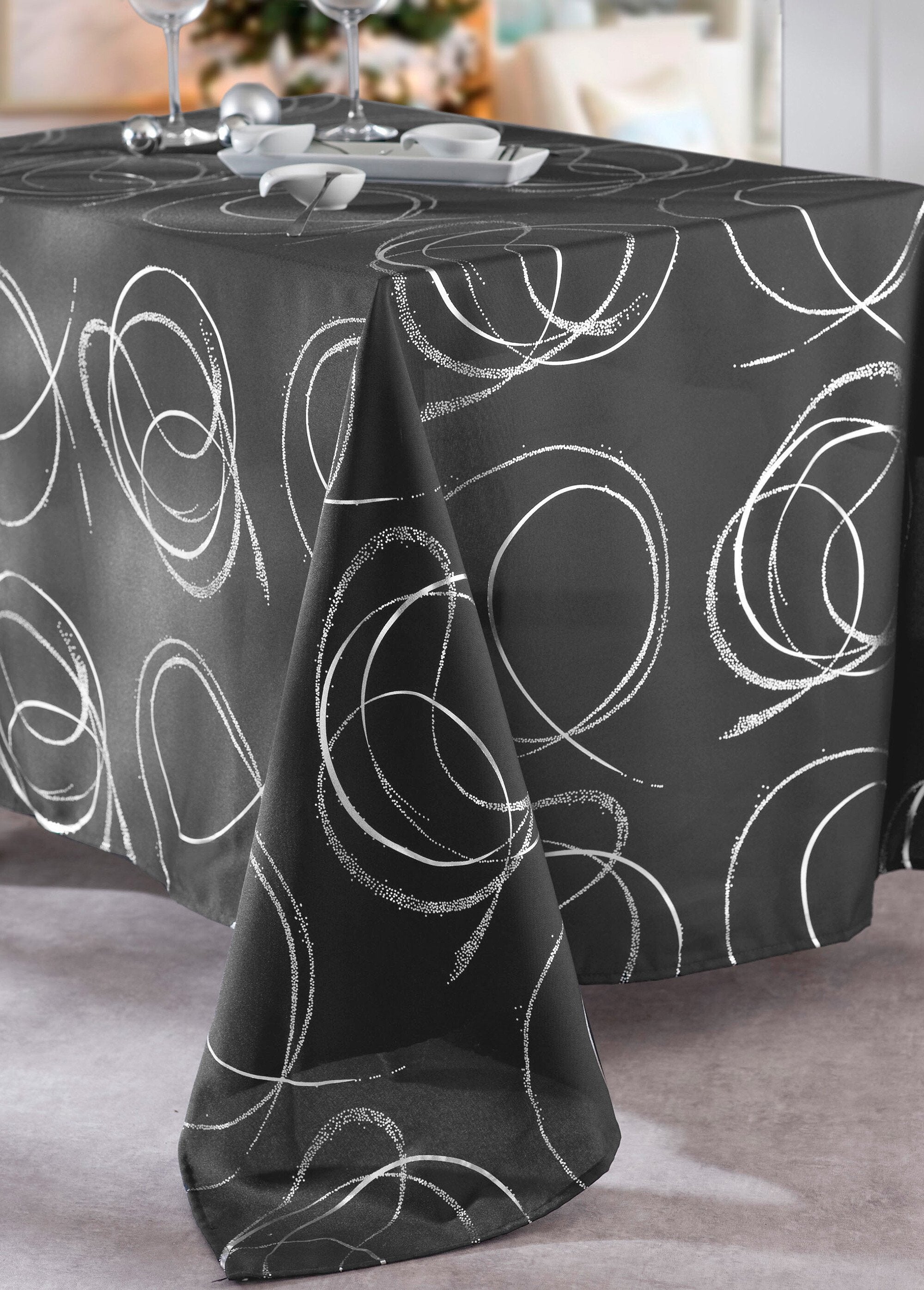 Nappe_de_fêtes_motif_volutes_Noir_FA1_slim