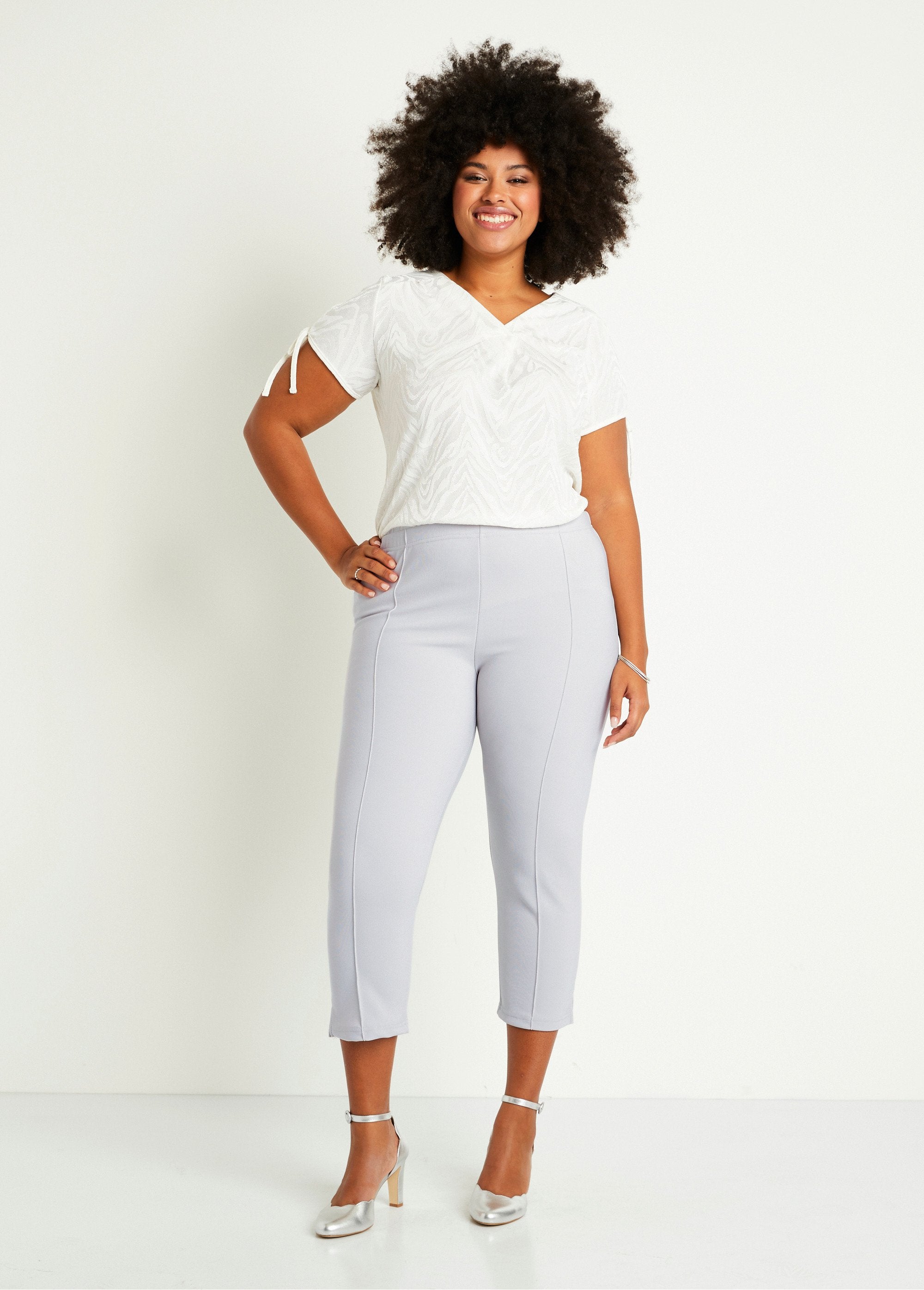 Ribbed_elasticated_waist_cropped_pants_Light_gray_SF1_curvy