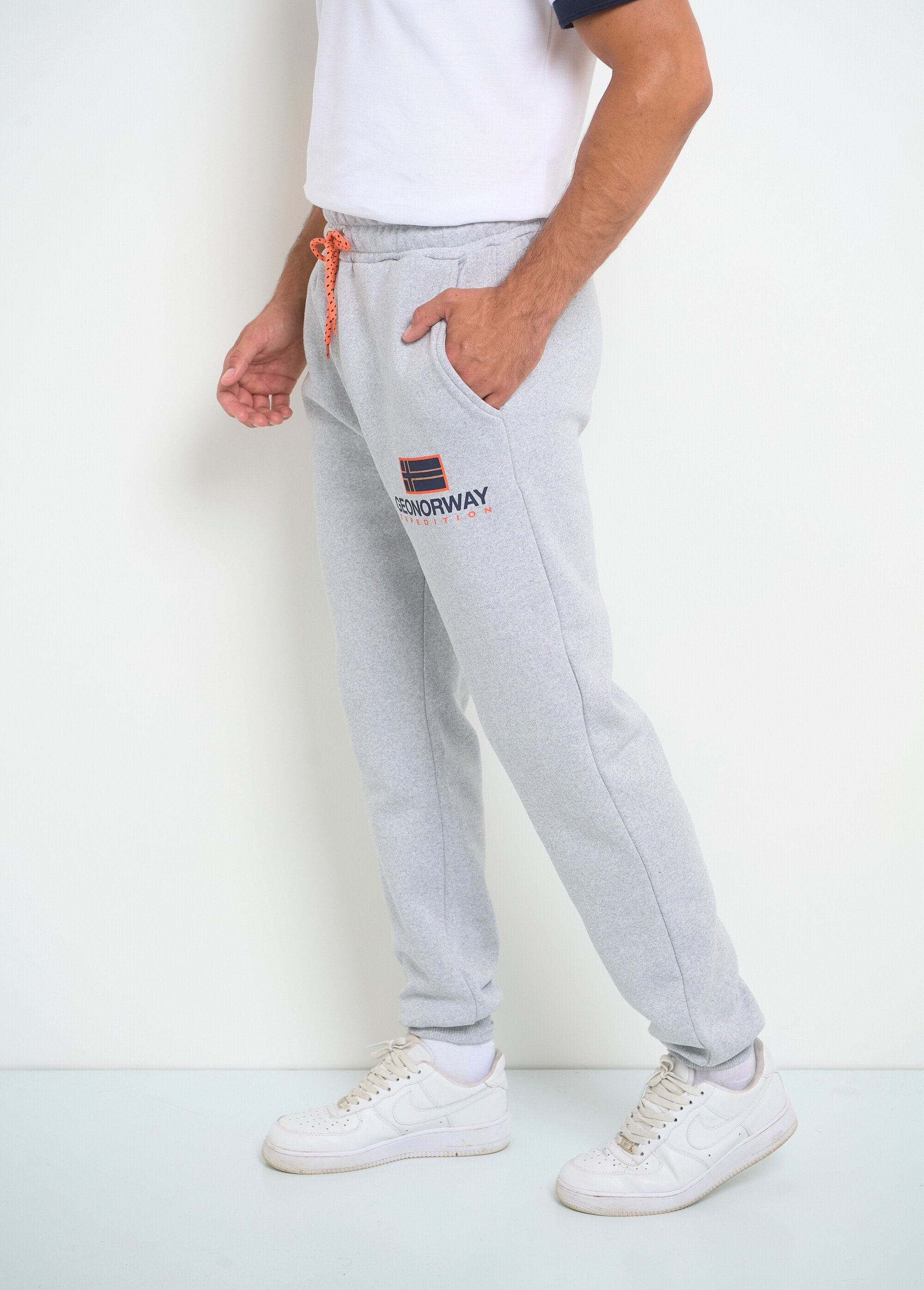 Contrasting_tie_jogging_pants_Grey_melange_GA1_slim