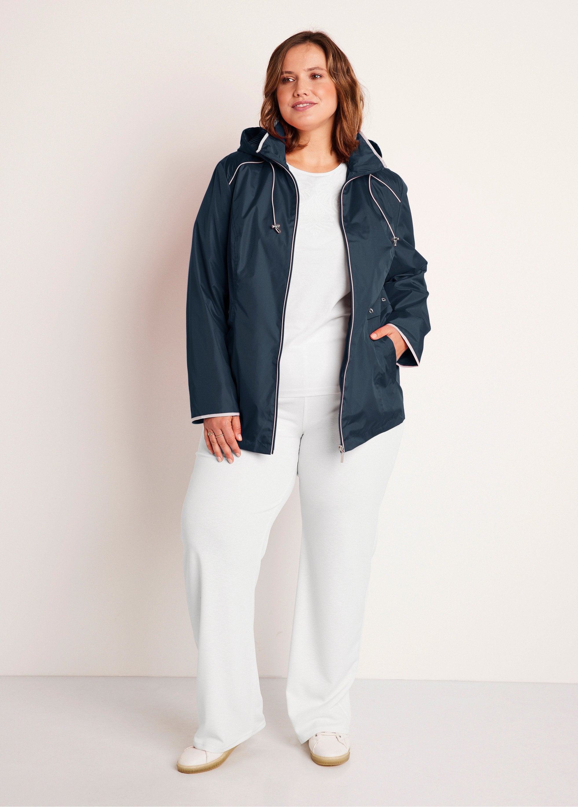 Short_zipped_parka_Marine_SF1_curvy