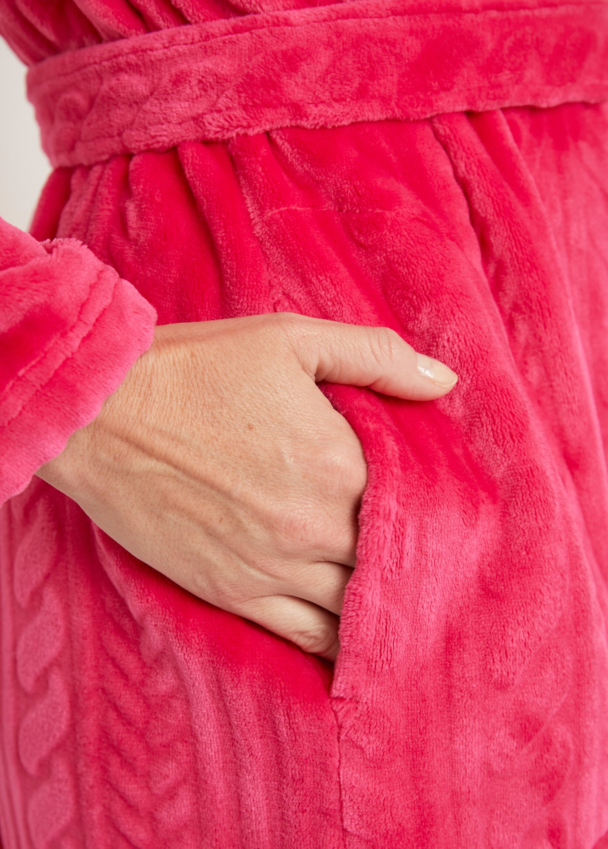 Terry_knit_button-down_bathrobe_Raspberry_DE4_slim