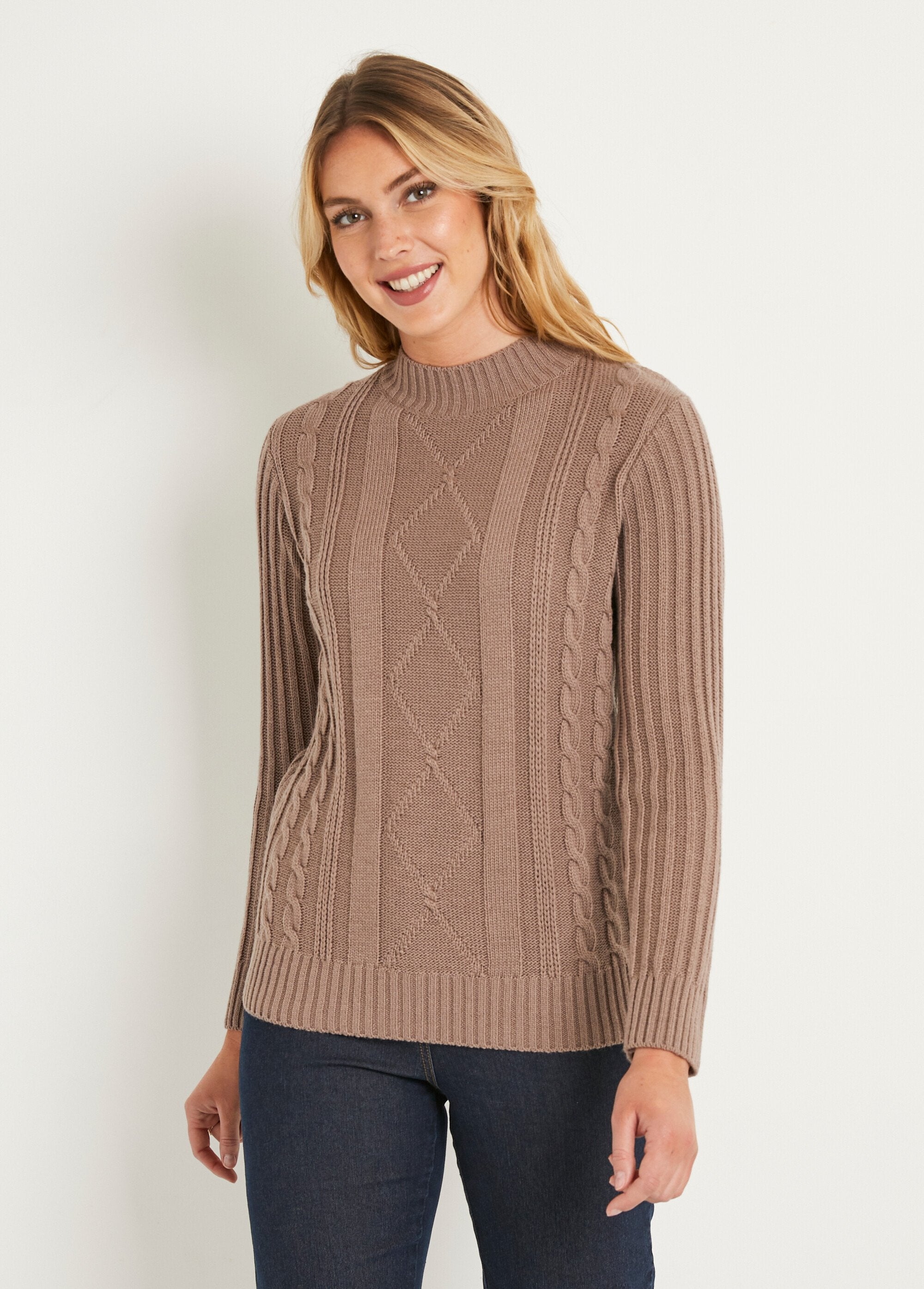 Warm_Irish_style_sweater_with_high_collar_Mole_FA1_slim