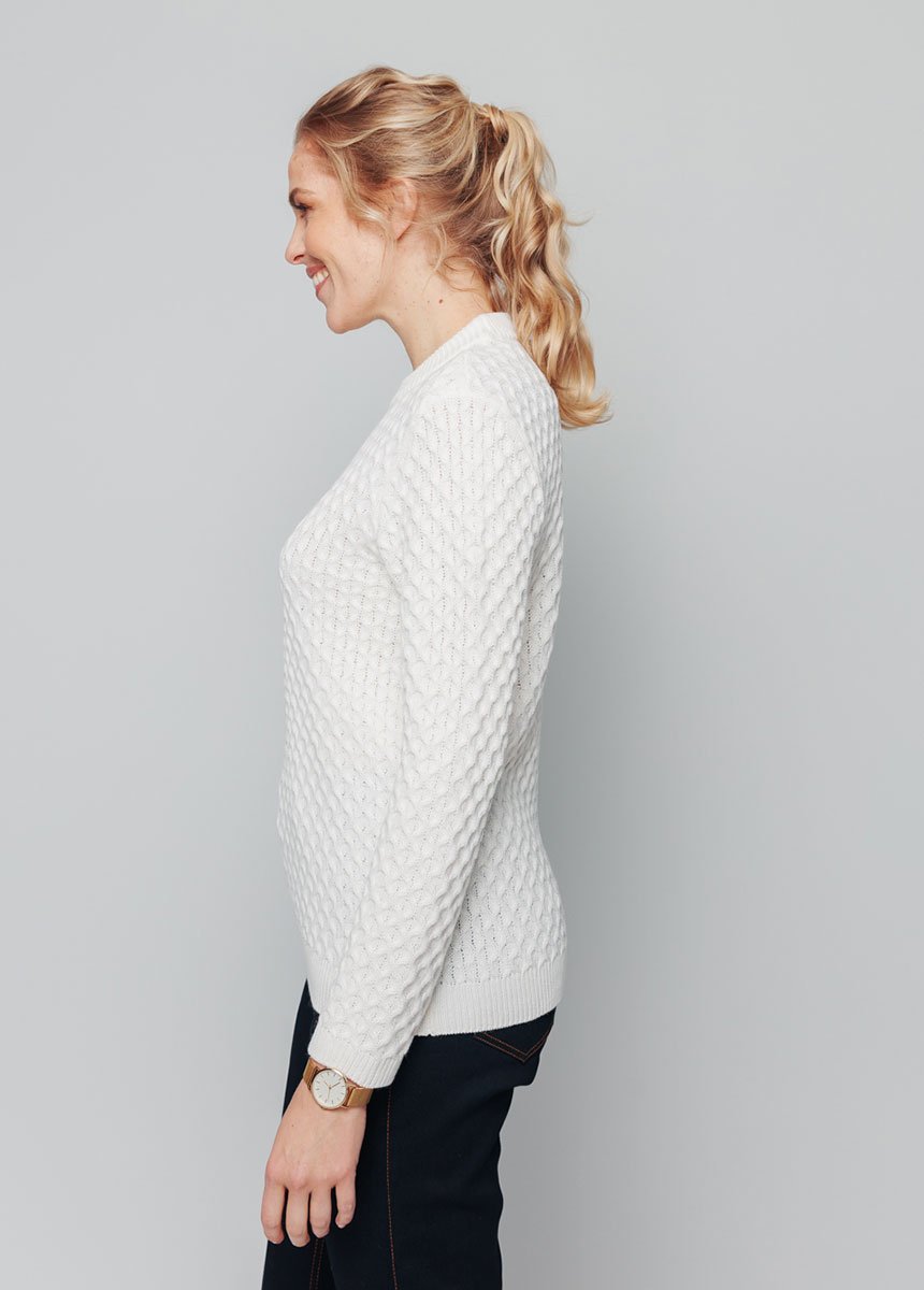 Short_warm_sweater_with_thick_knit_stand-up_collar_Ecru_DR1_slim