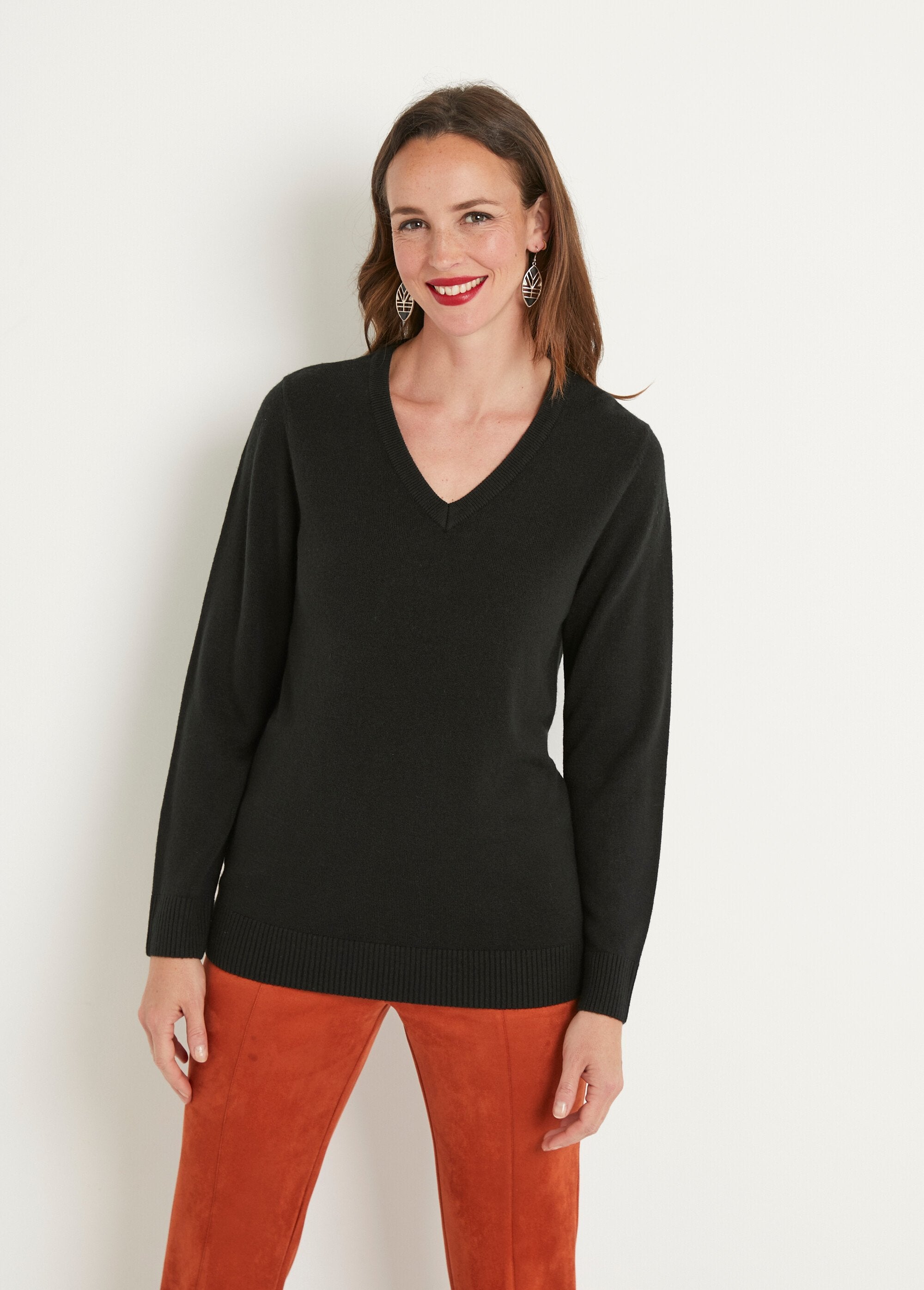 Soft_long-sleeved_V-neck_sweater_Black_FA1_slim