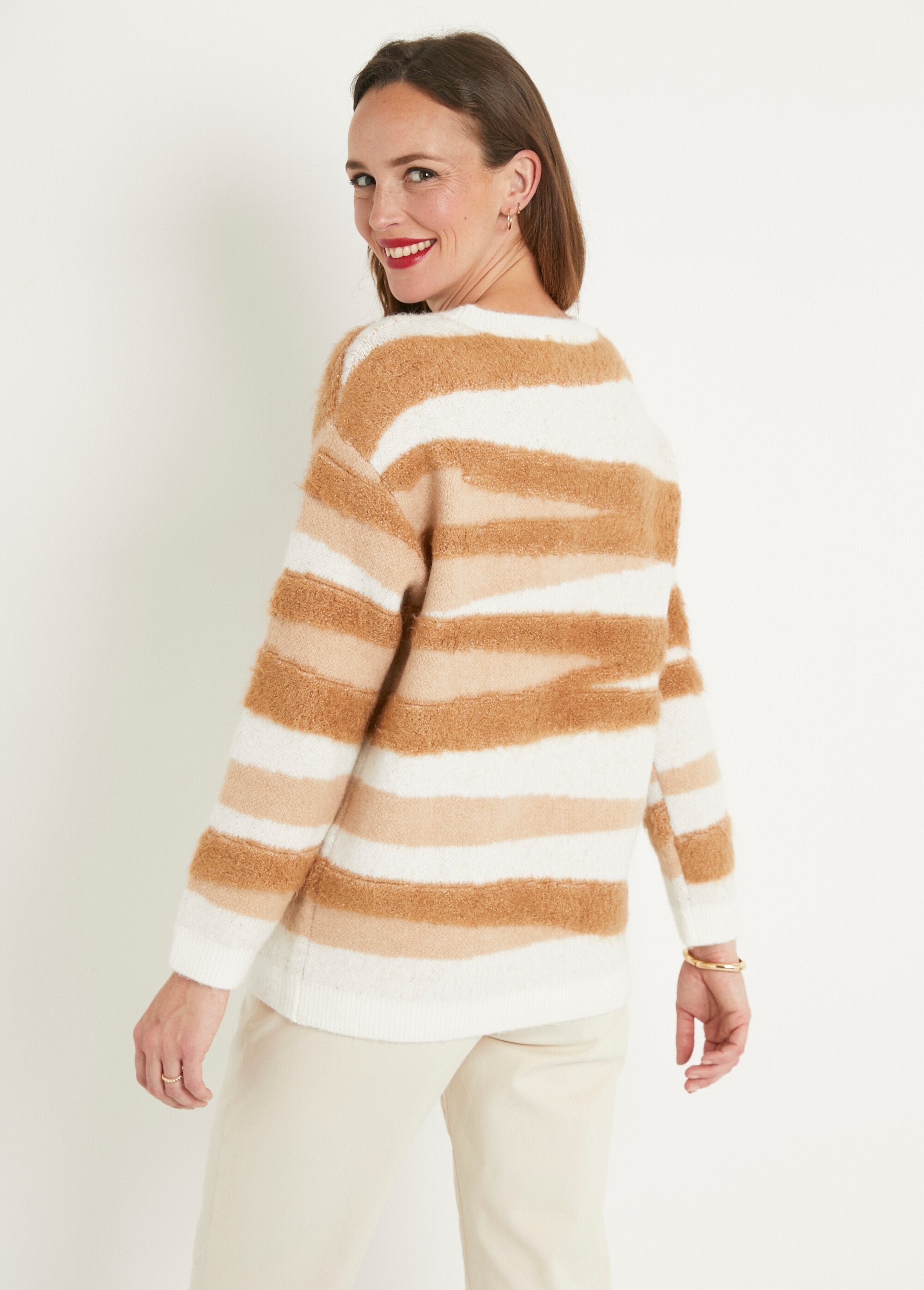 Soft_jacquard_sweater,_round_neck,_furry_knit_Ecru_and_beige_DO1_slim