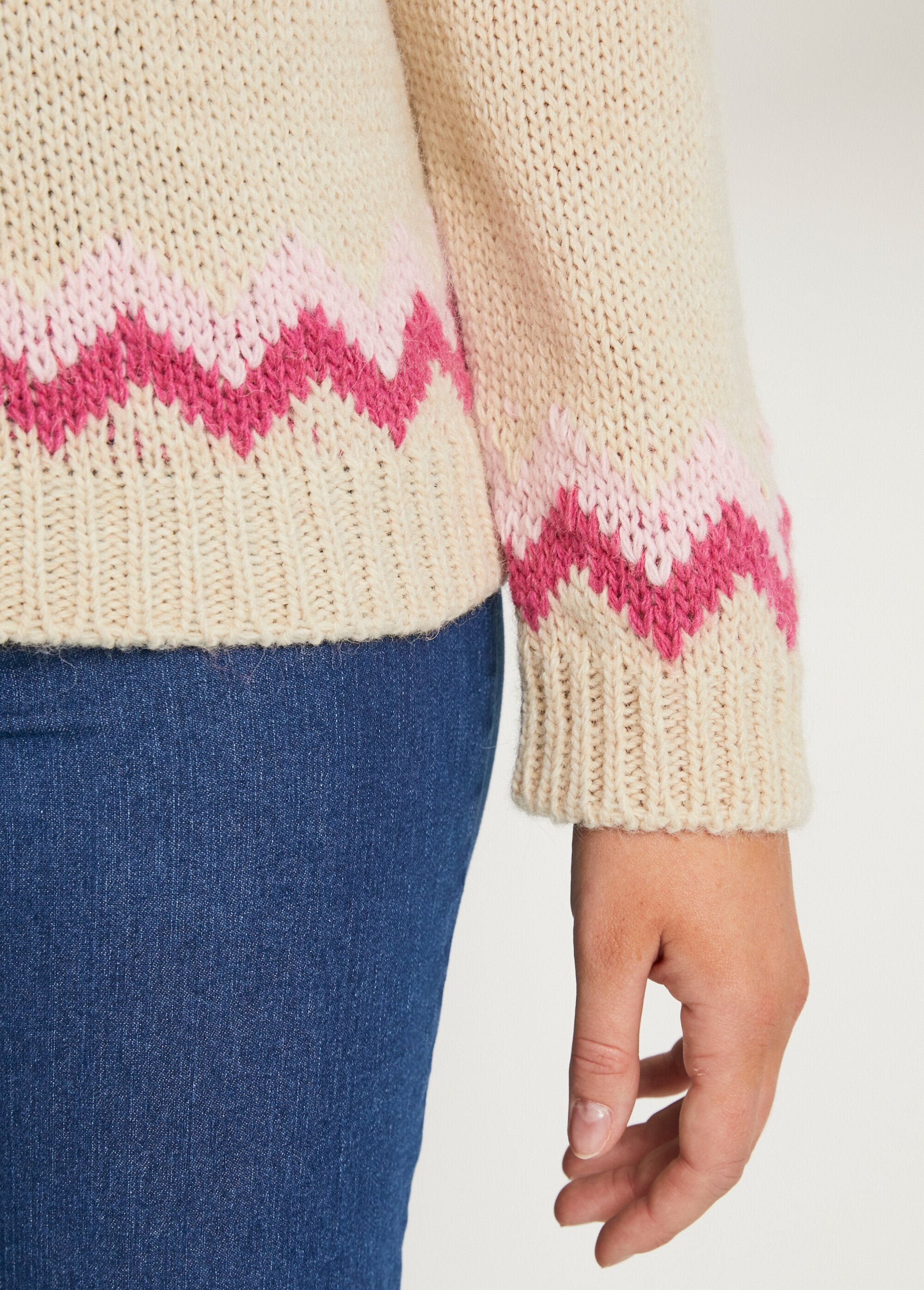 Soft_jacquard_raglan_round-neck_sweater_Beige_and_pink_DE2_slim