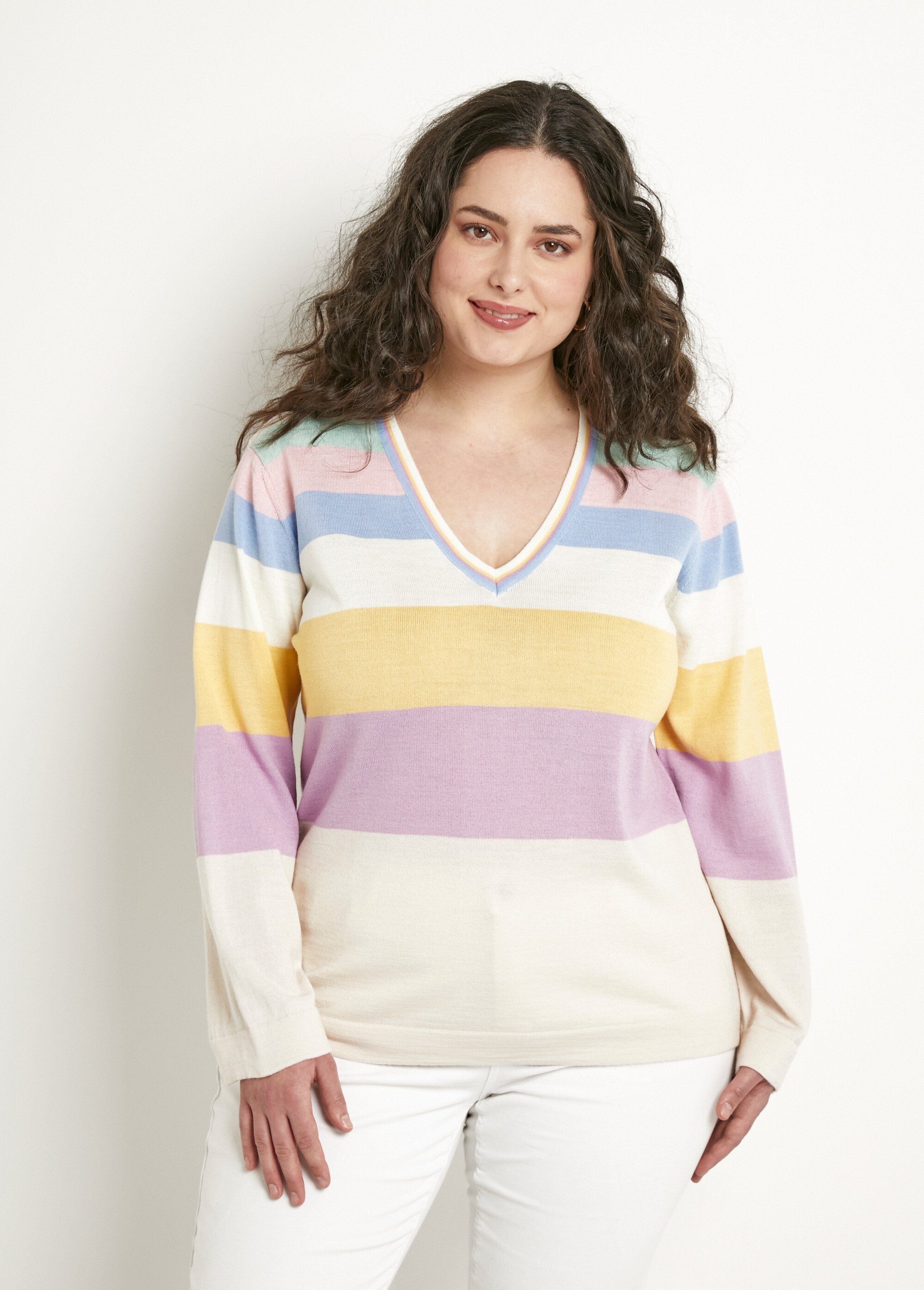 Soft_striped_V-neck_merino_wool_sweater_Multicolor_FA1_curvy