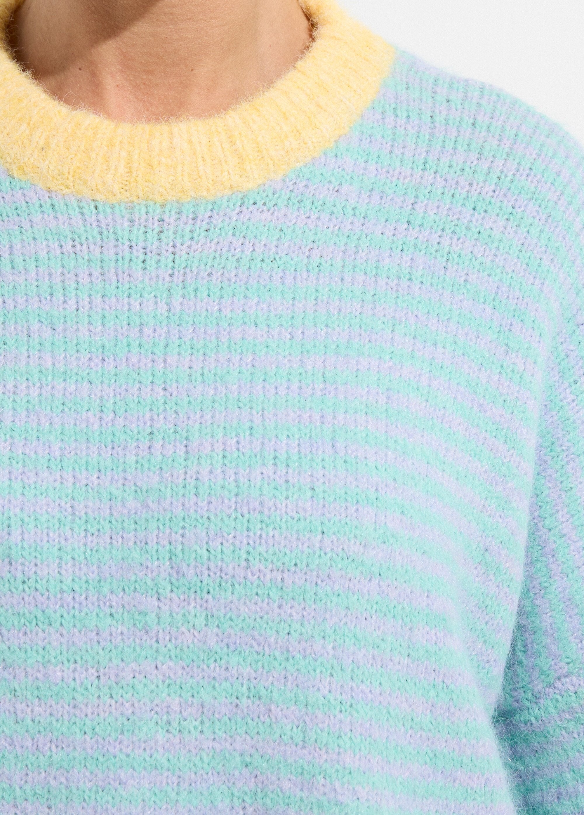 Fluffy_pastel_striped_loose_fit_sweater_Green_and_yellow_DE1_slim