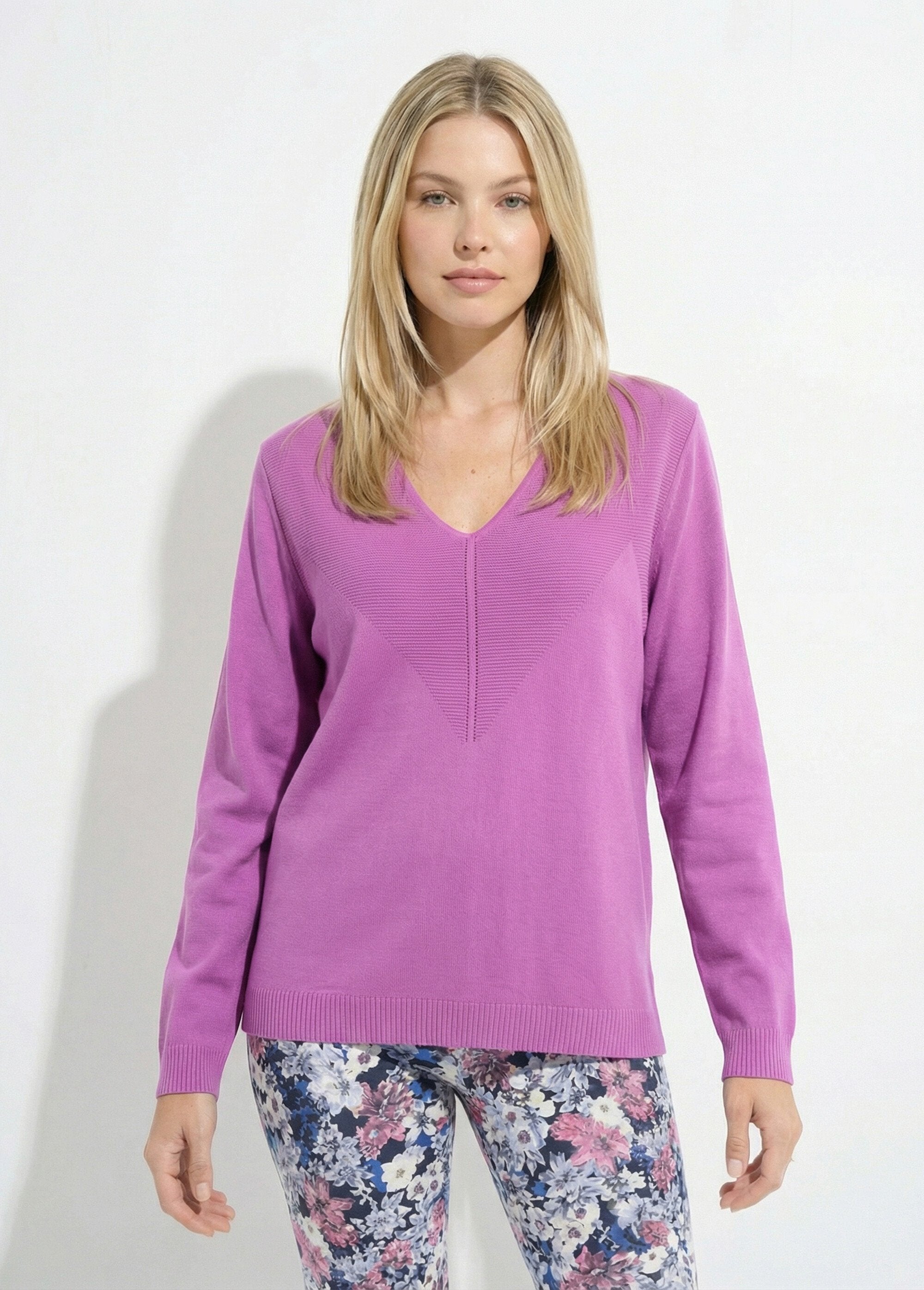 Thin_long-sleeved_V-neck_sweater_Magenta_FA1_slim