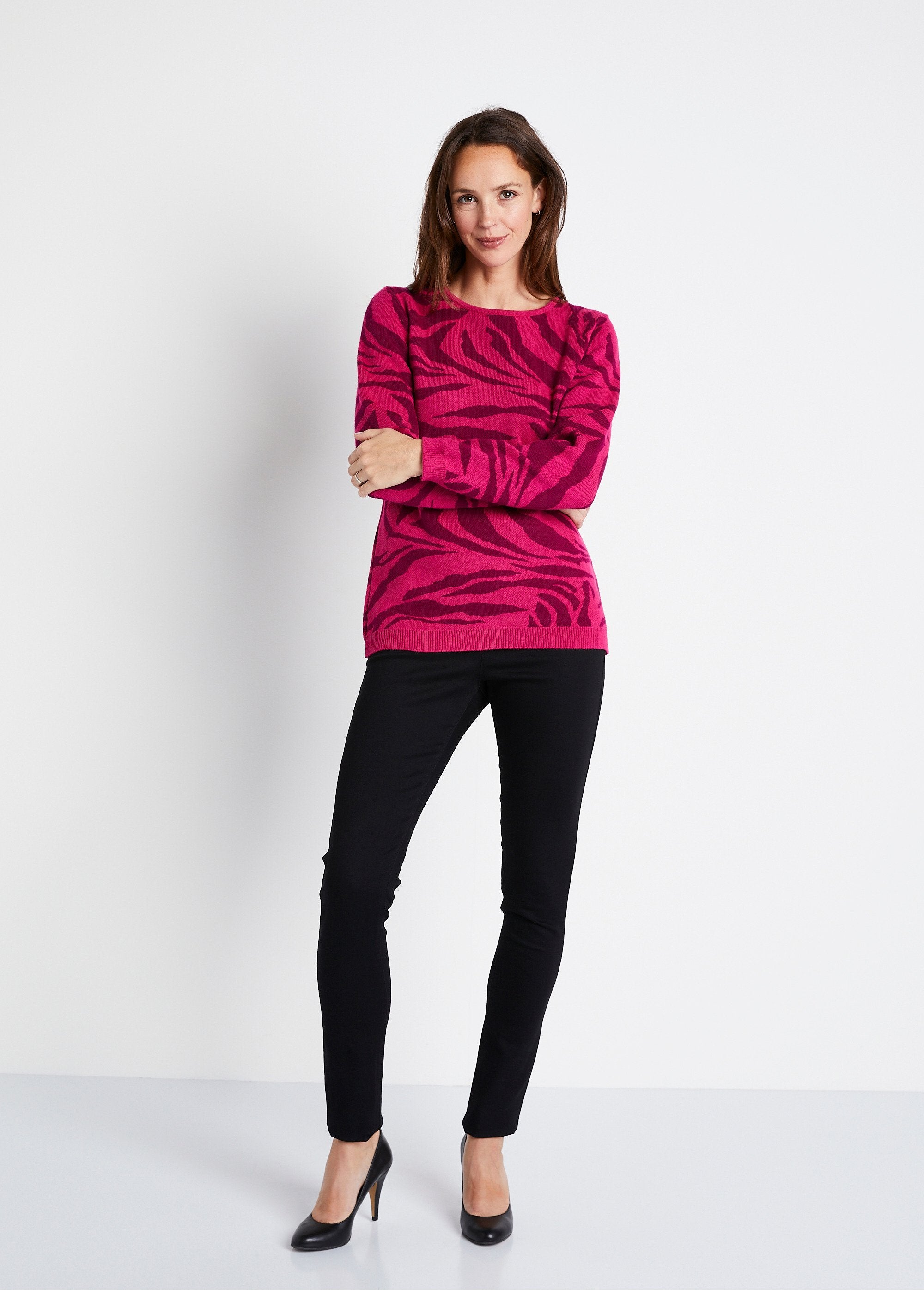 Soft_zebra_jacquard_round_neck_sweater_Fuchsia_and_blackcurrant_SF1_slim